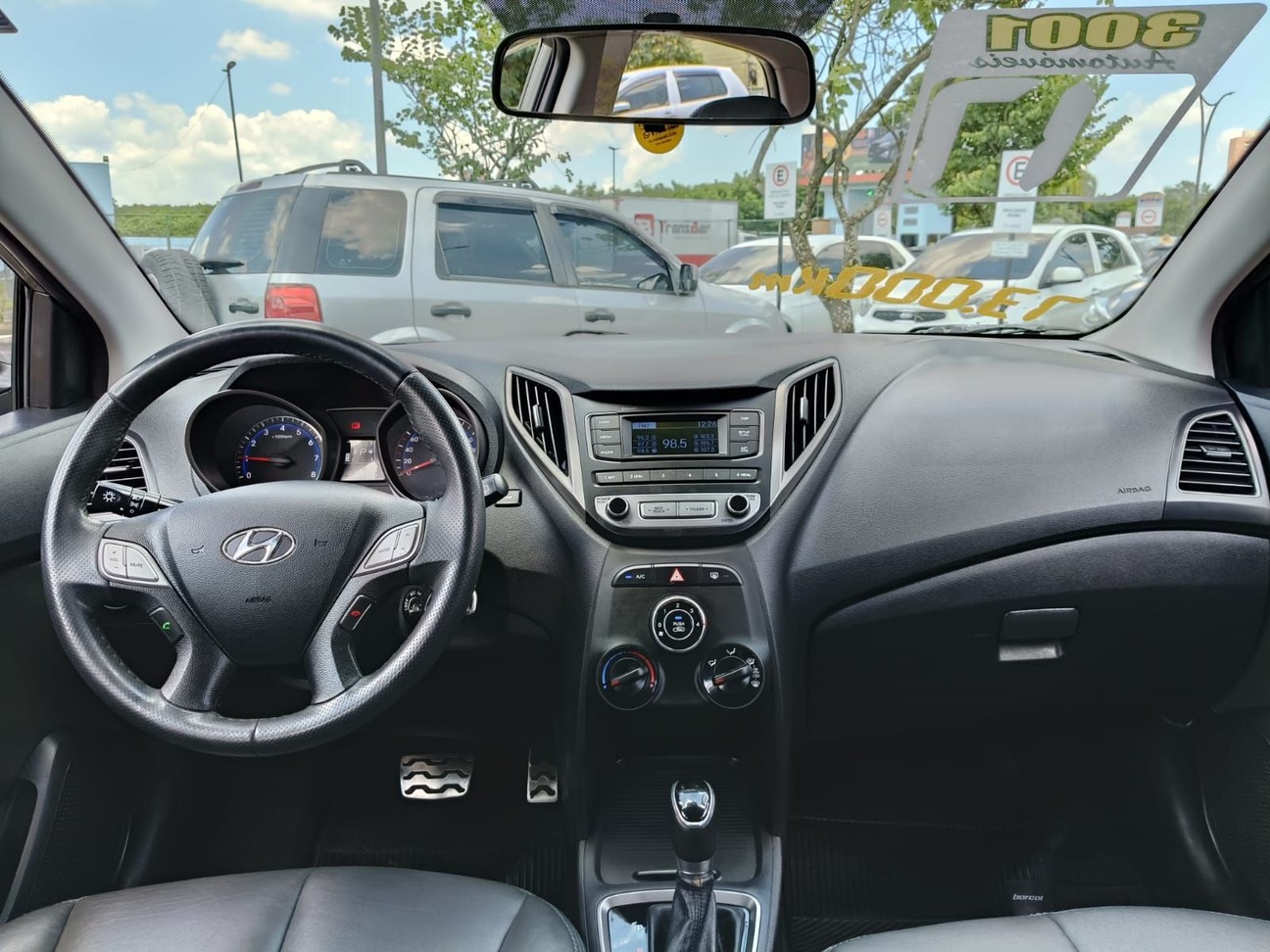 Car Image 9