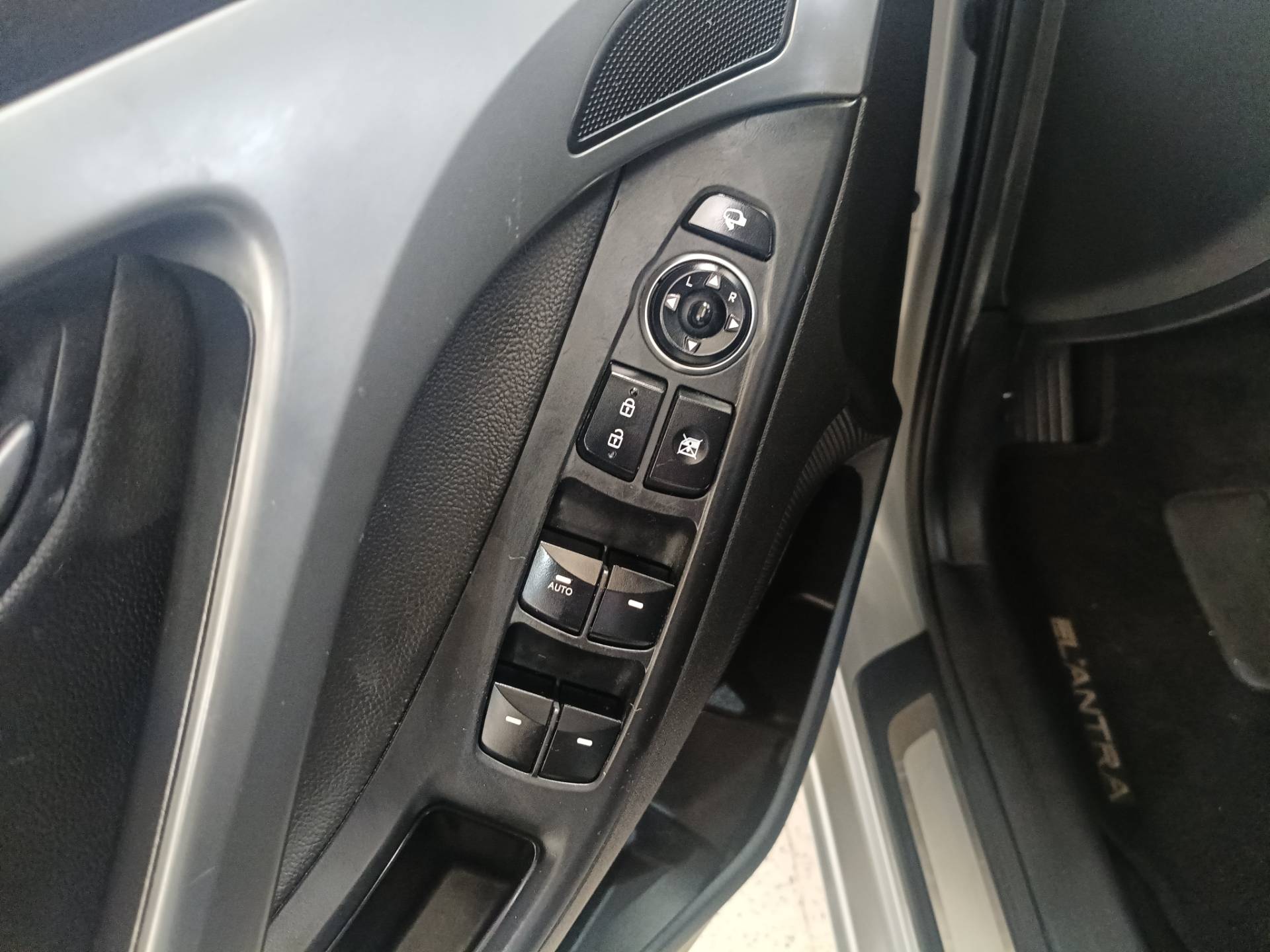 HYUNDAI ELANTRA 2.0 GLS 16V