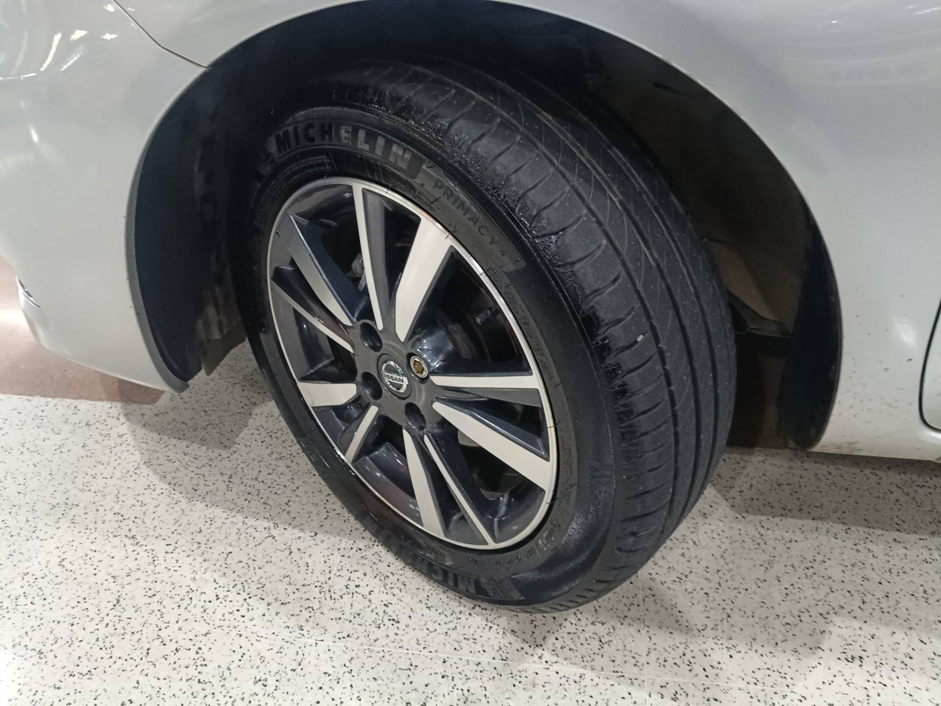 NISSAN VERSA