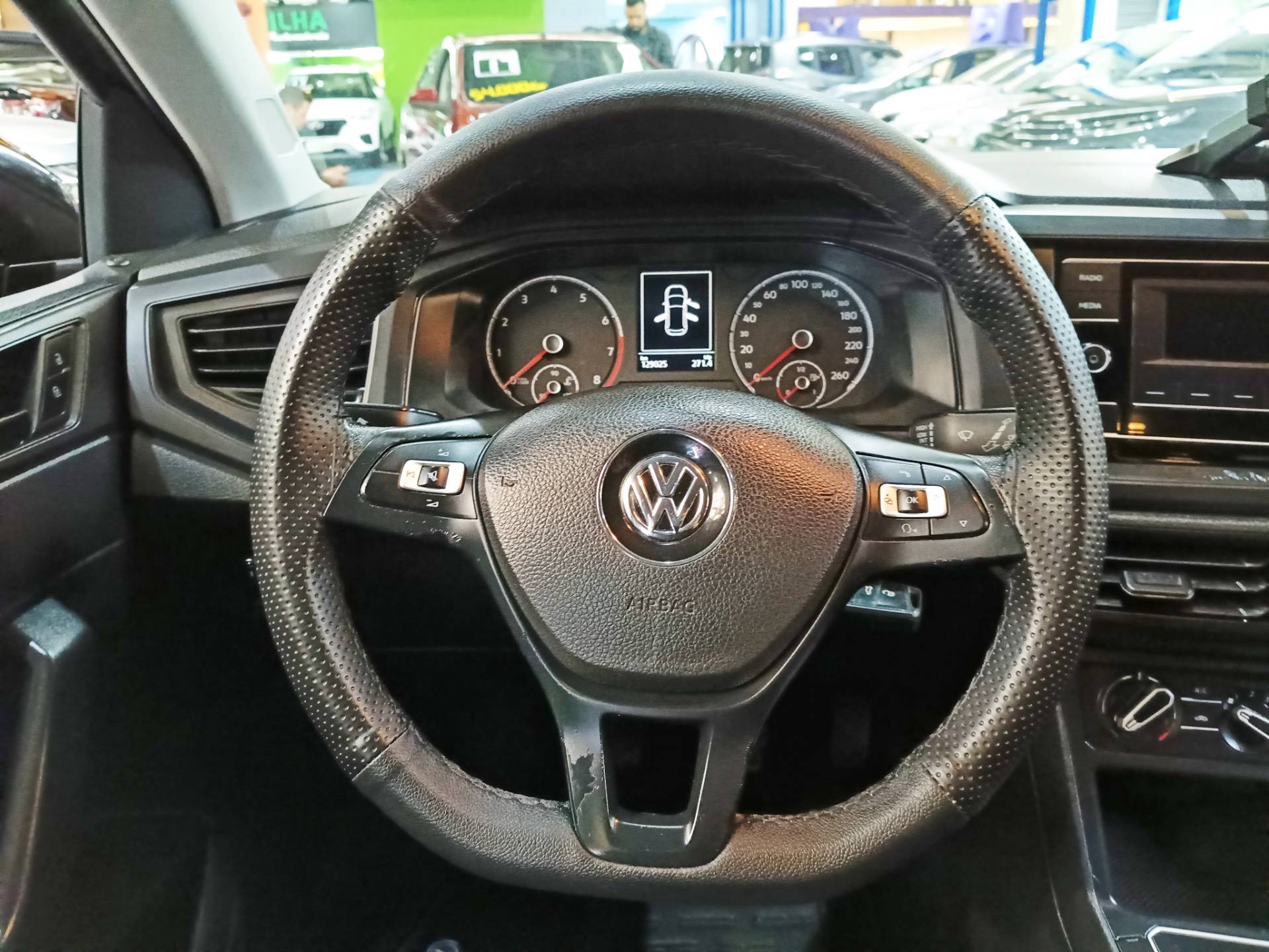 VOLKSWAGEN POLO