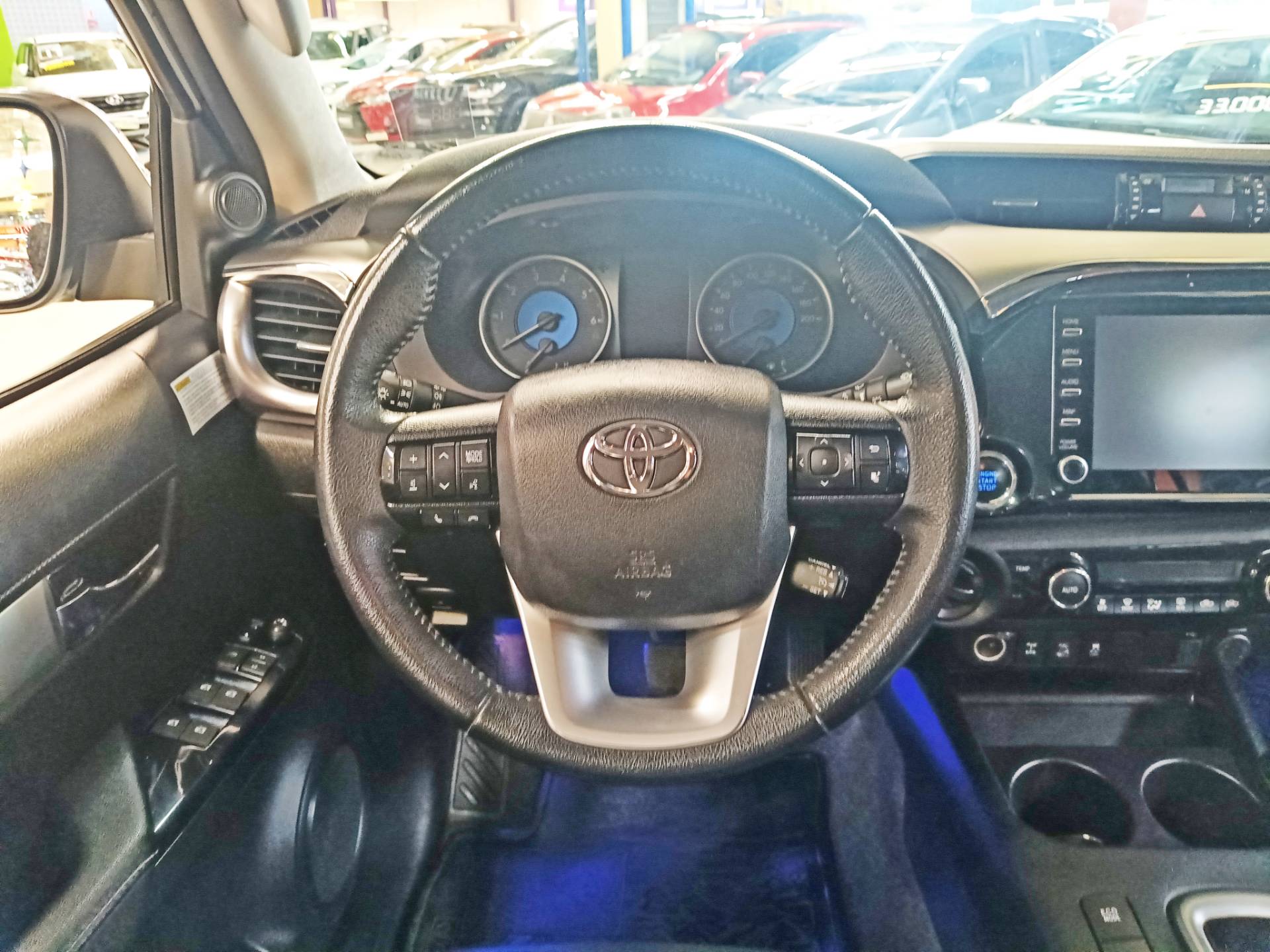 TOYOTA HILUX