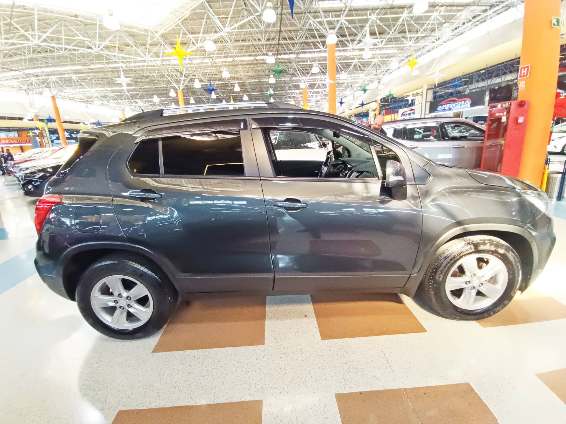 CHEVROLET TRACKER