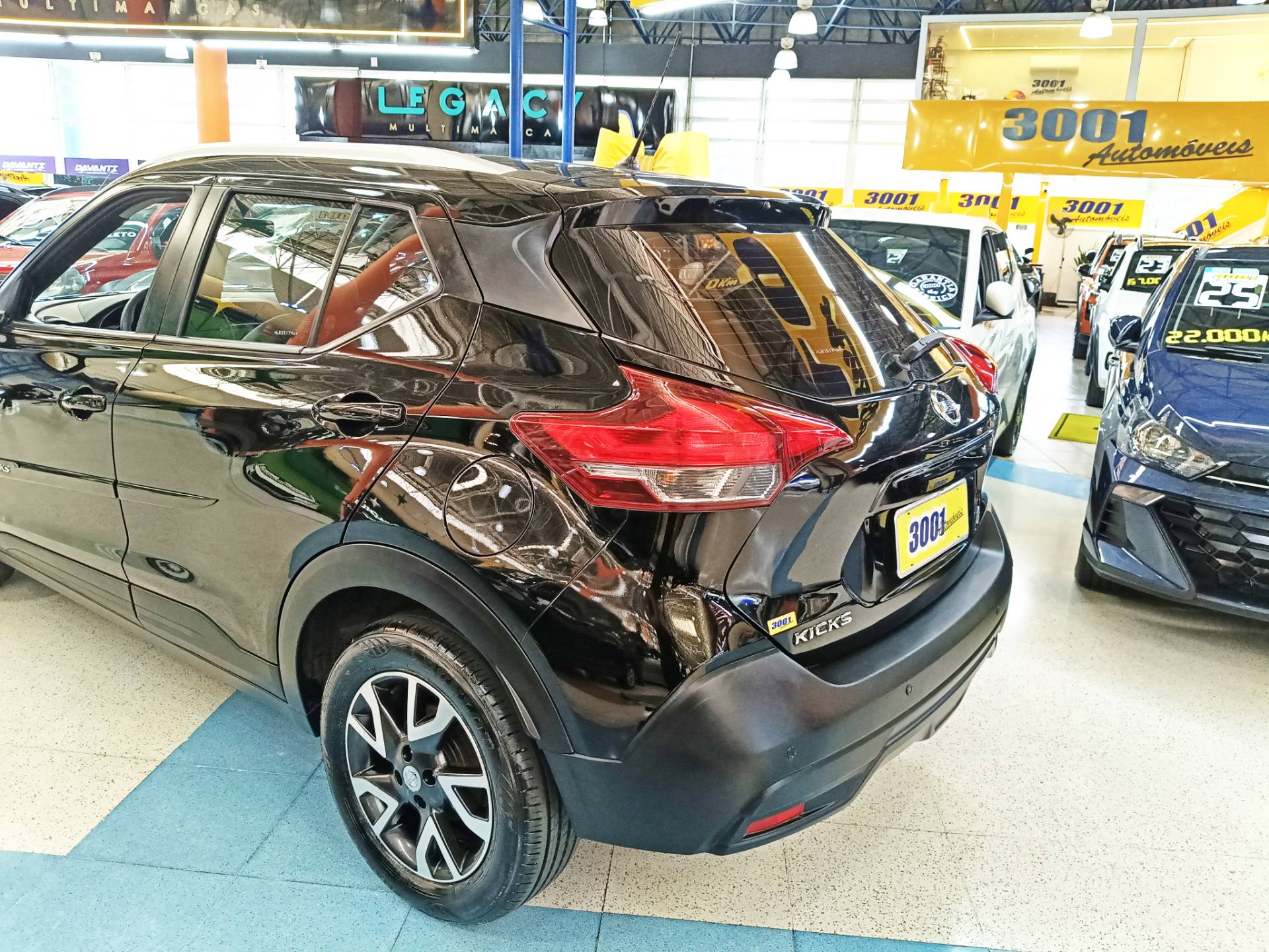 NISSAN KICKS