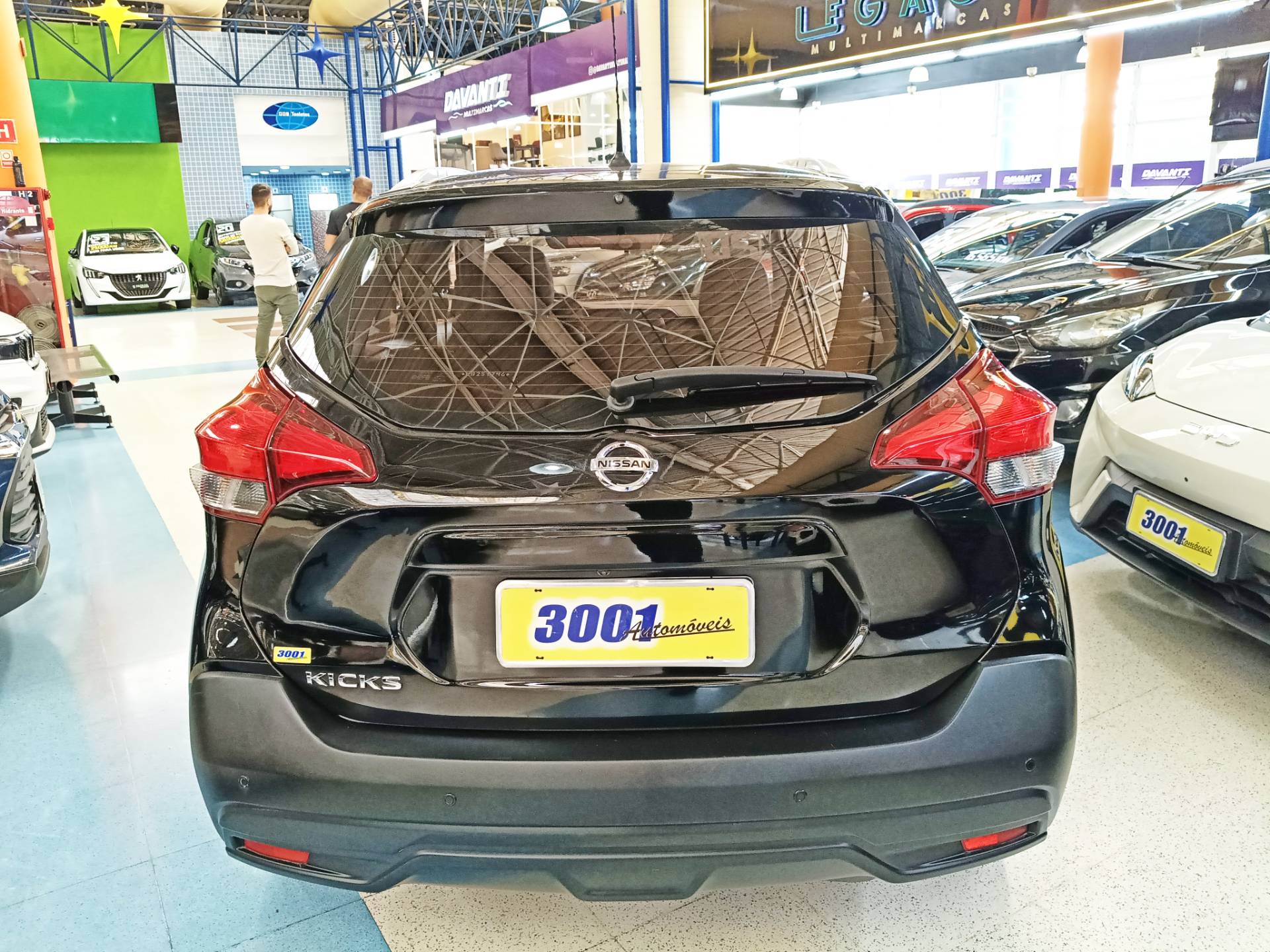 NISSAN KICKS