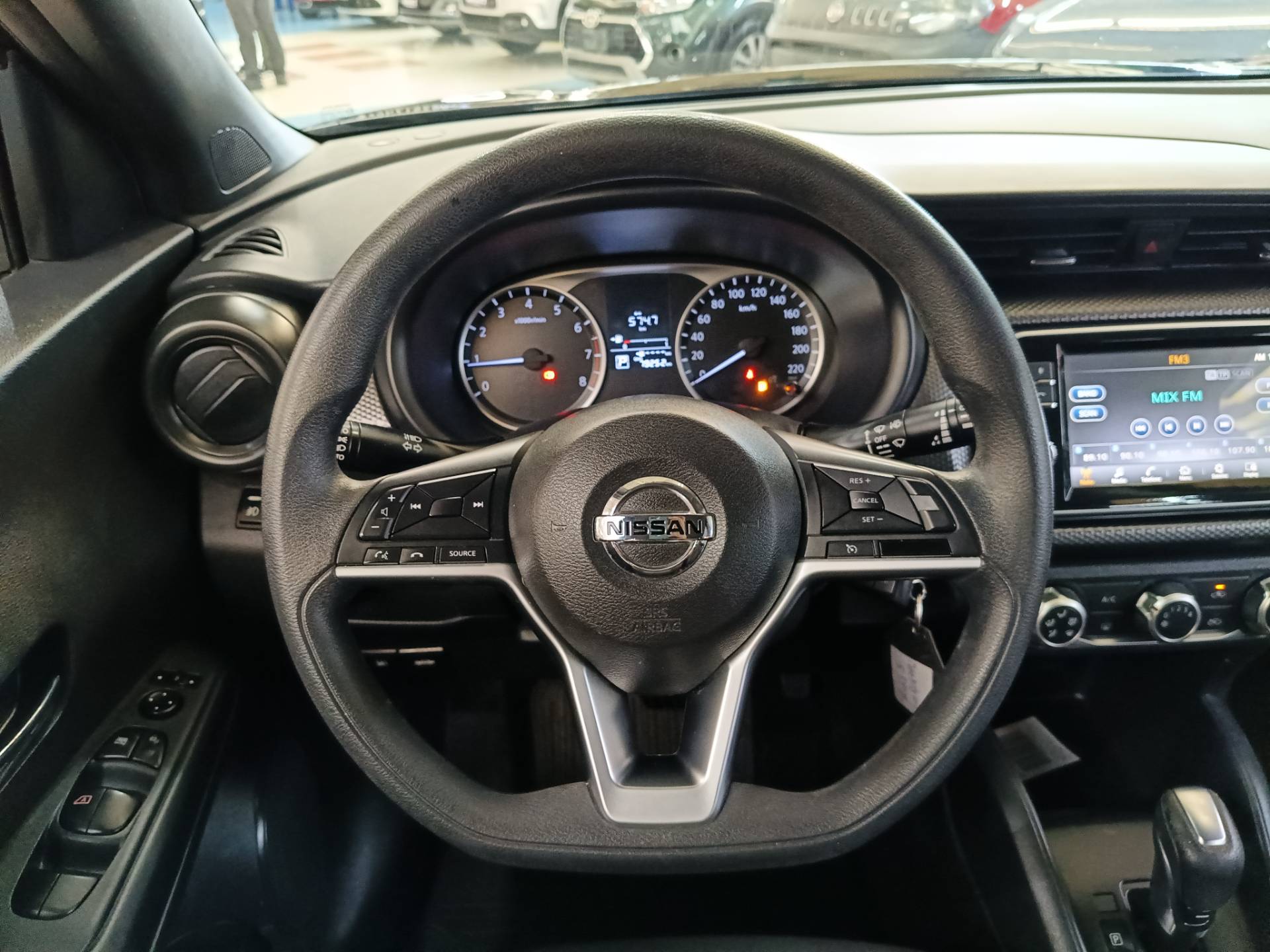 NISSAN KICKS