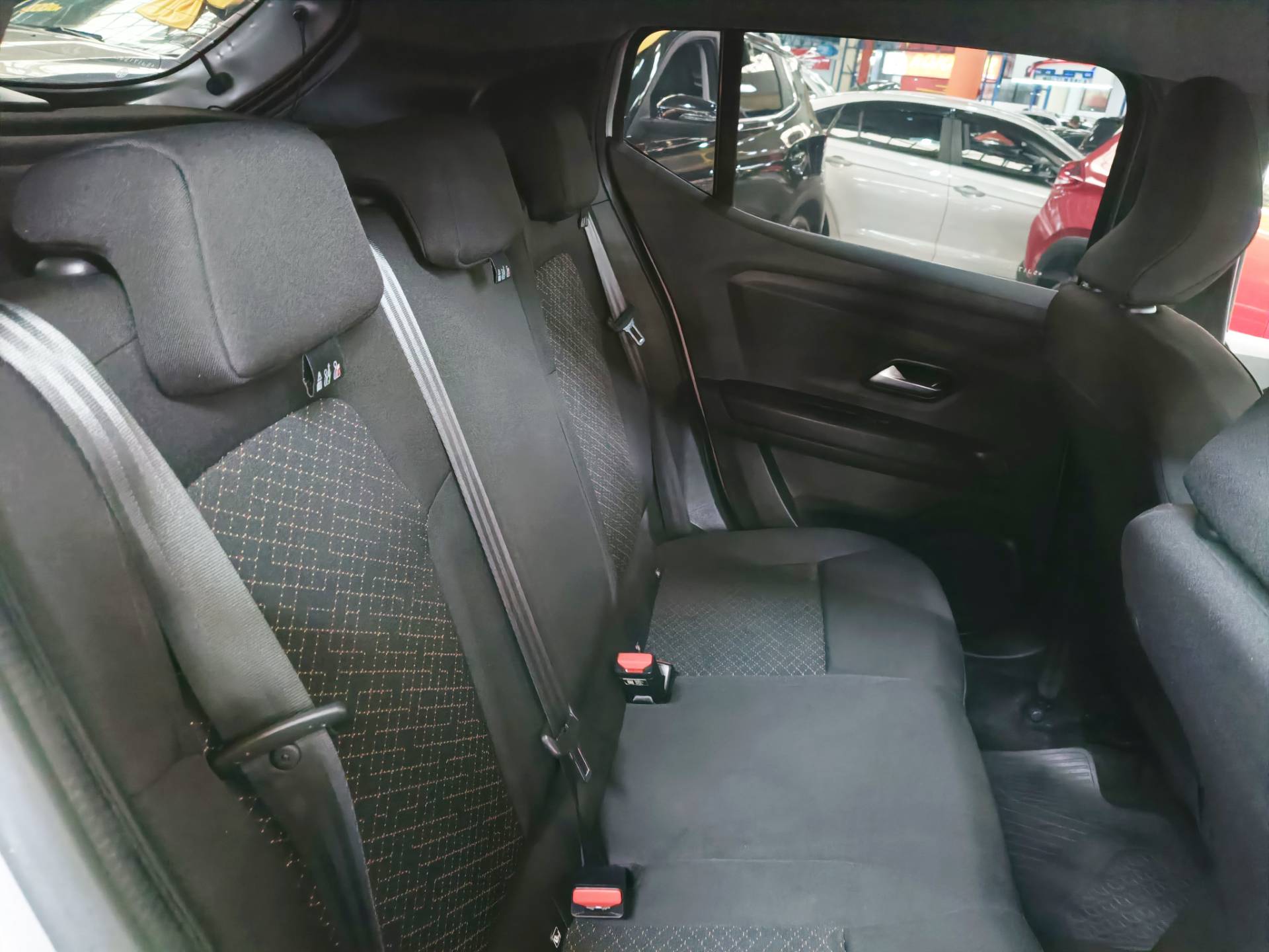 RENAULT JUVAQUATRE