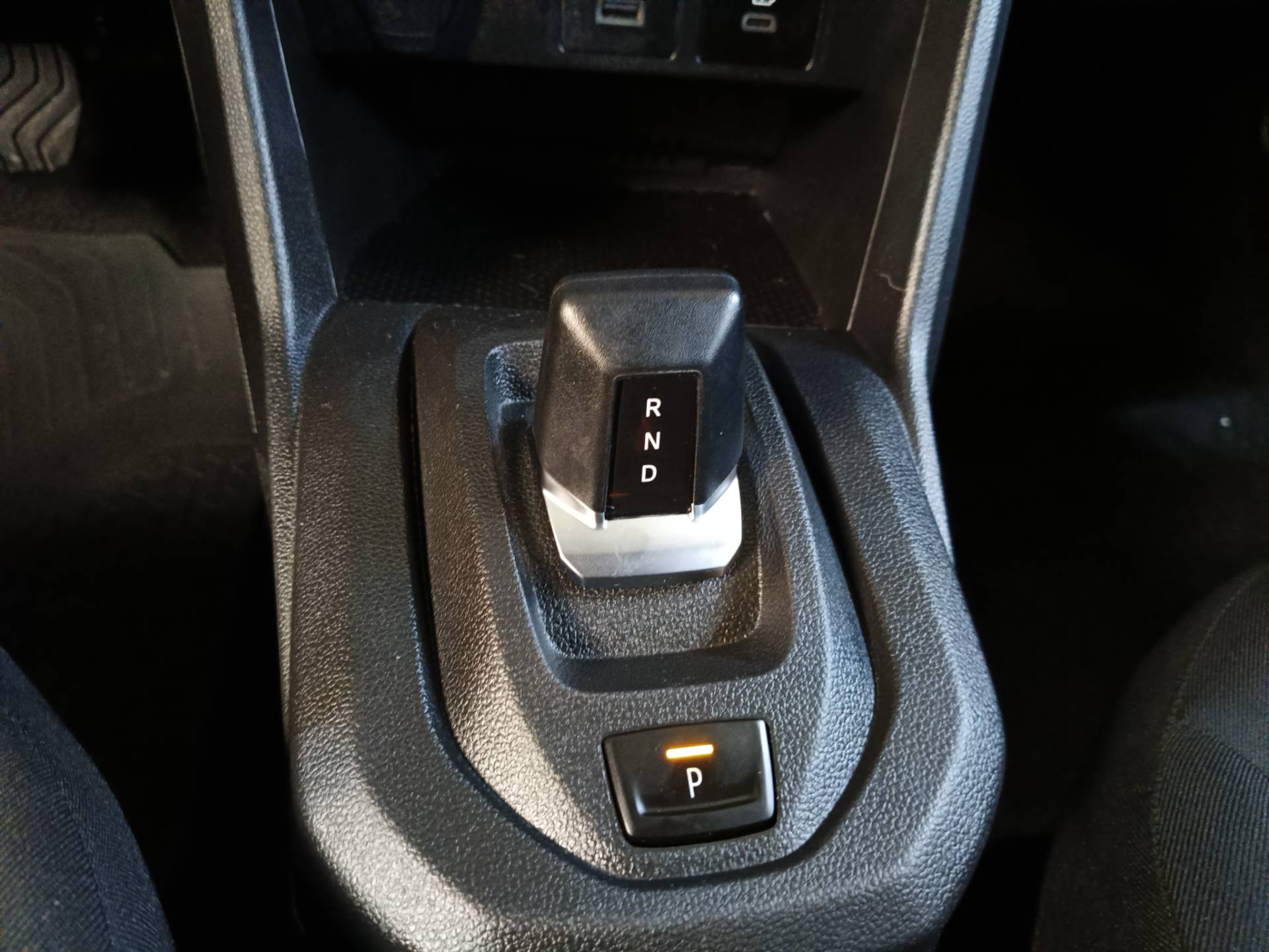 RENAULT JUVAQUATRE