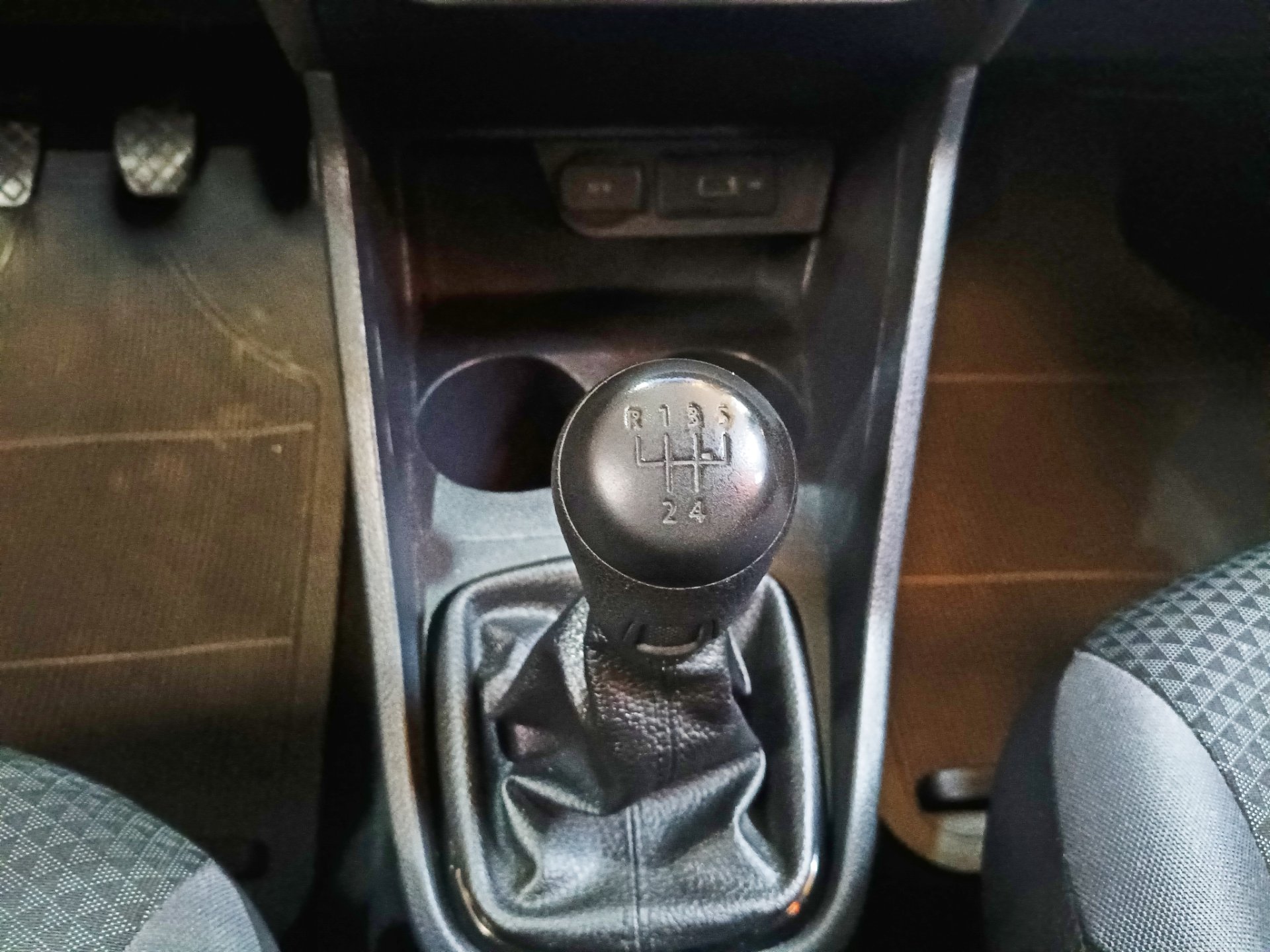 VOLKSWAGEN VOYAGE