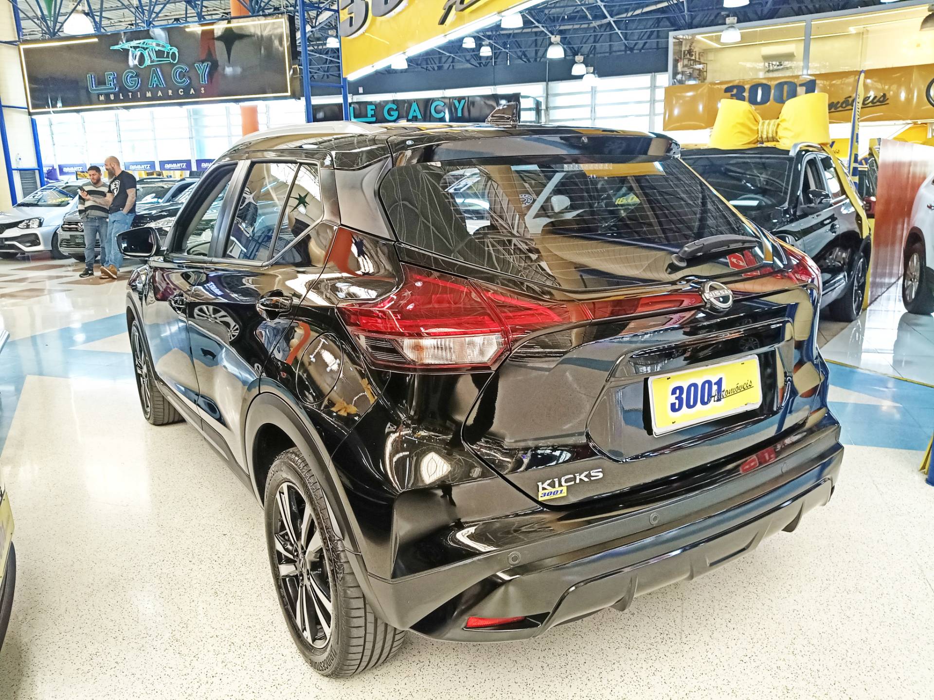 NISSAN KICKS