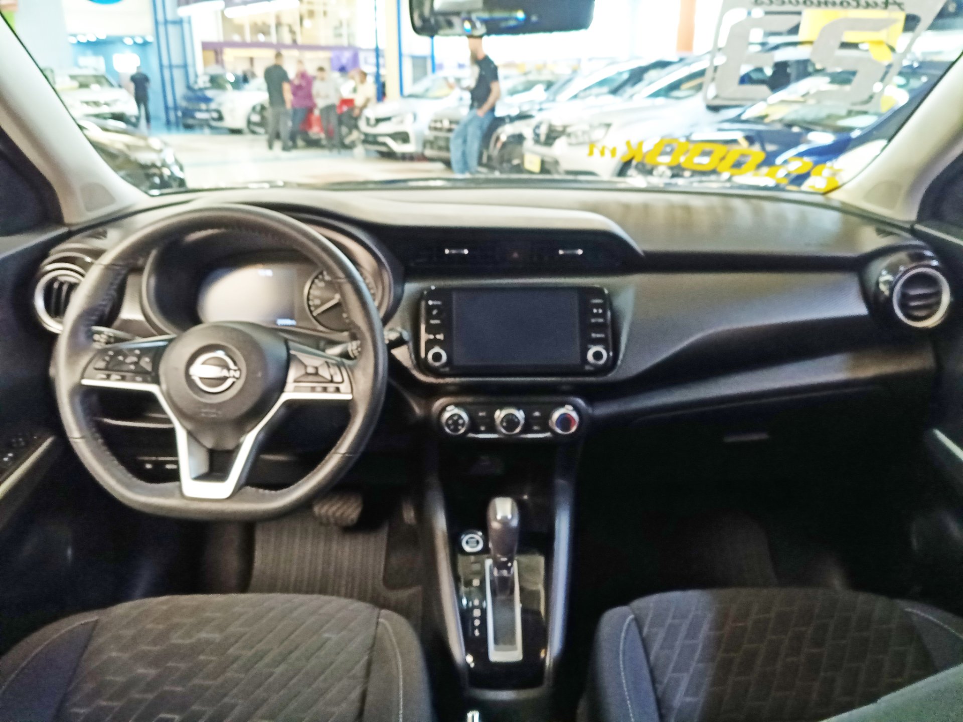 NISSAN KICKS