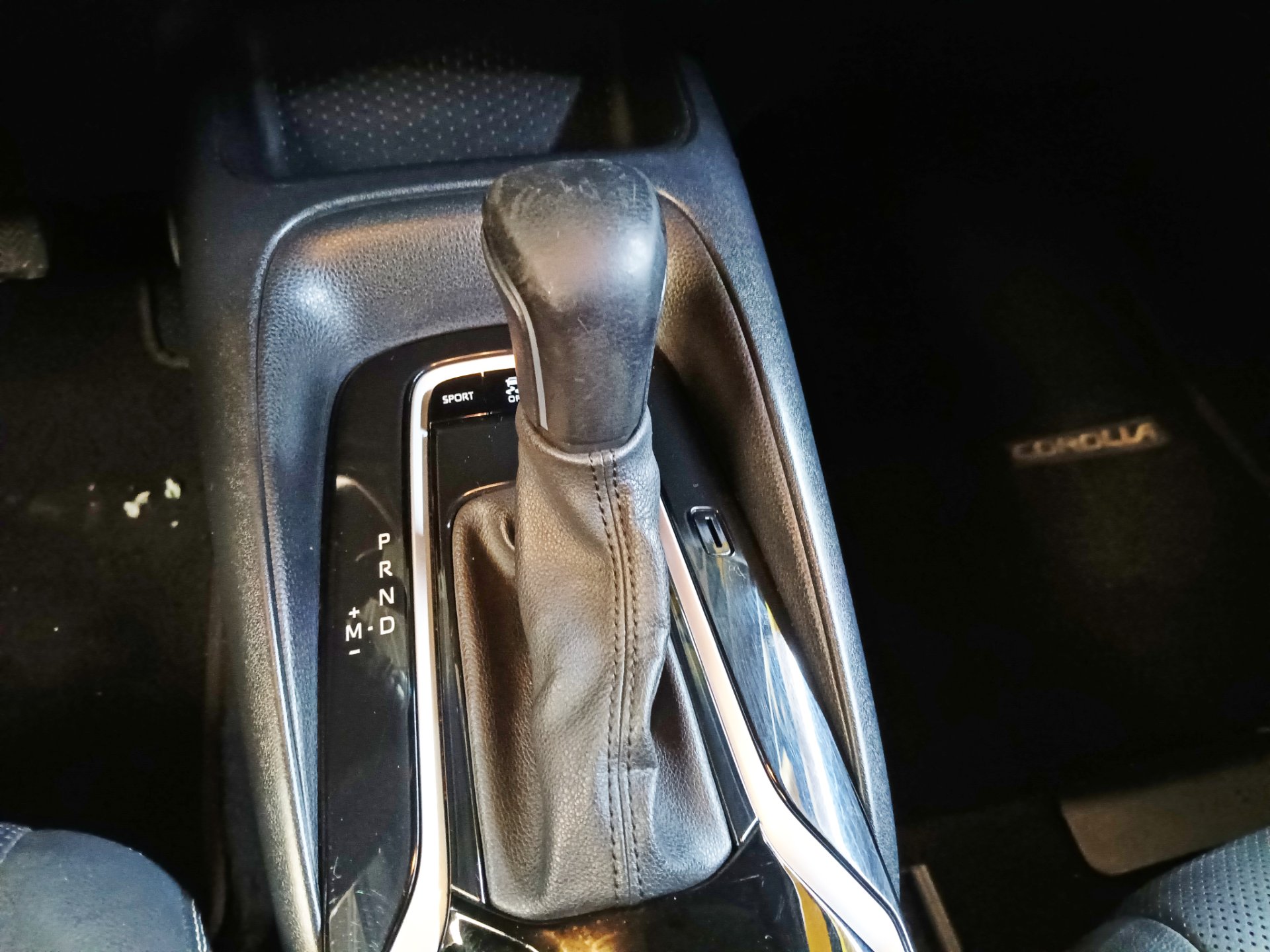 TOYOTA COROLLA