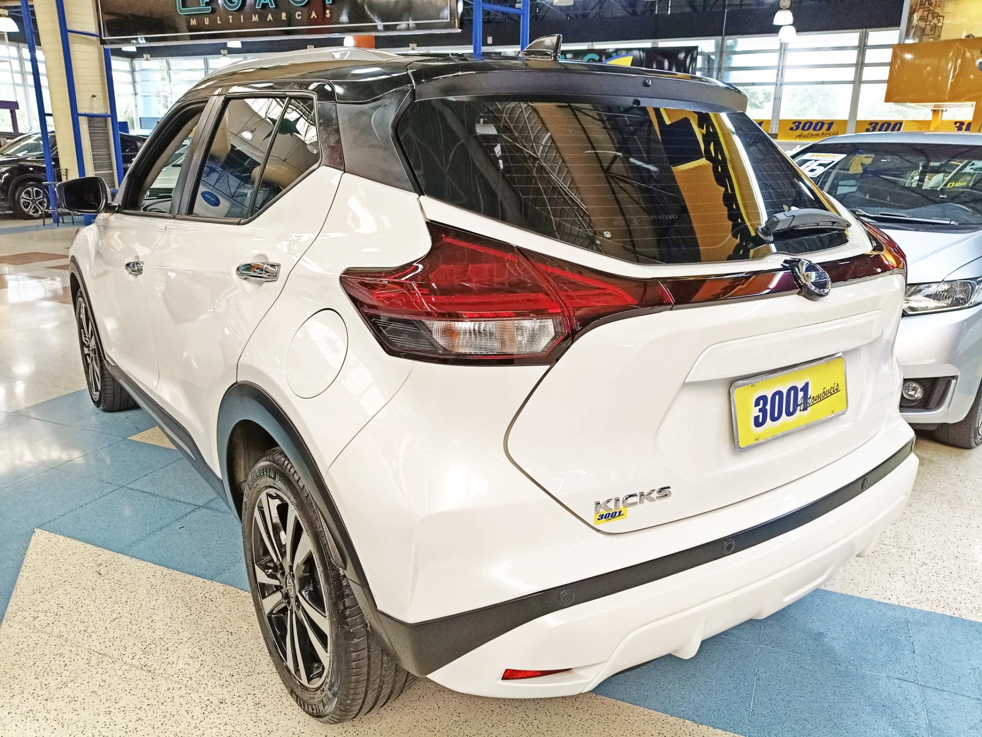 NISSAN KICKS