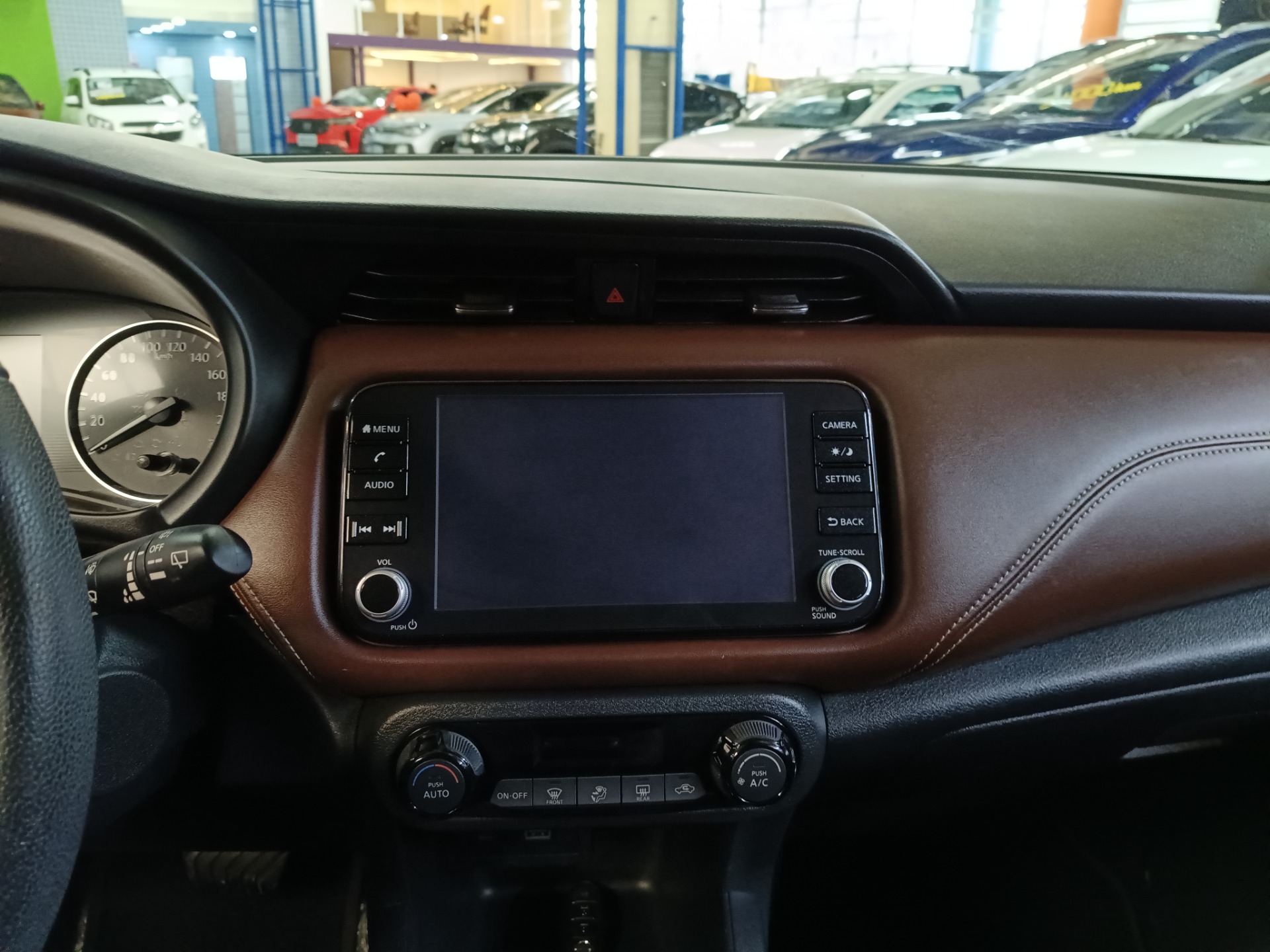 NISSAN KICKS