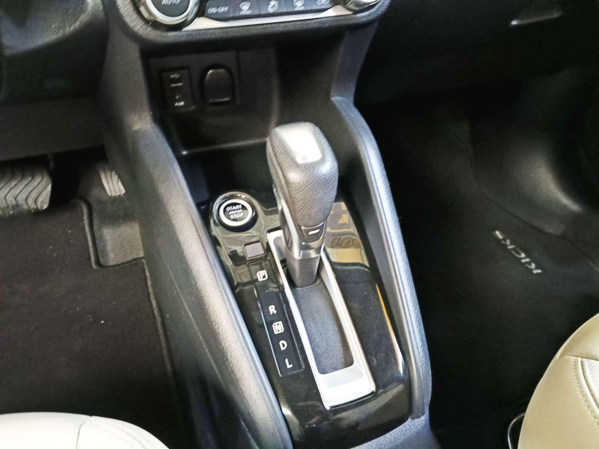 NISSAN KICKS