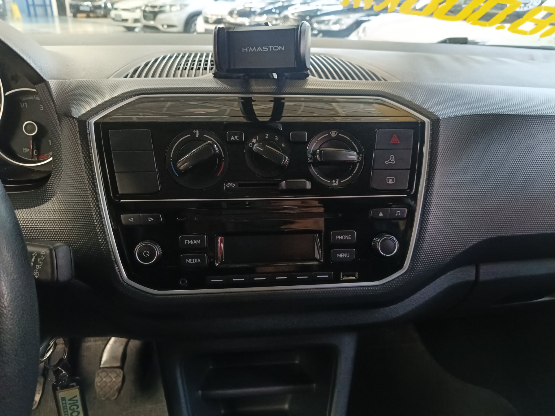 VOLKSWAGEN UP