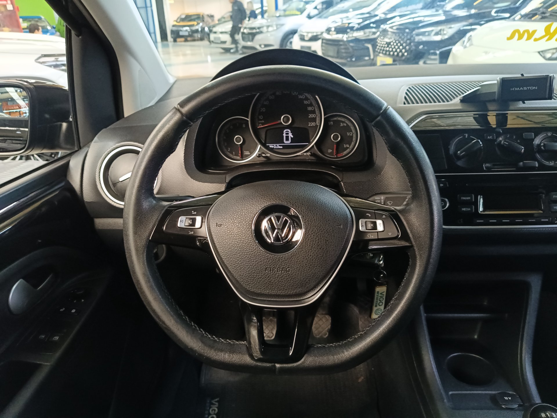 VOLKSWAGEN UP