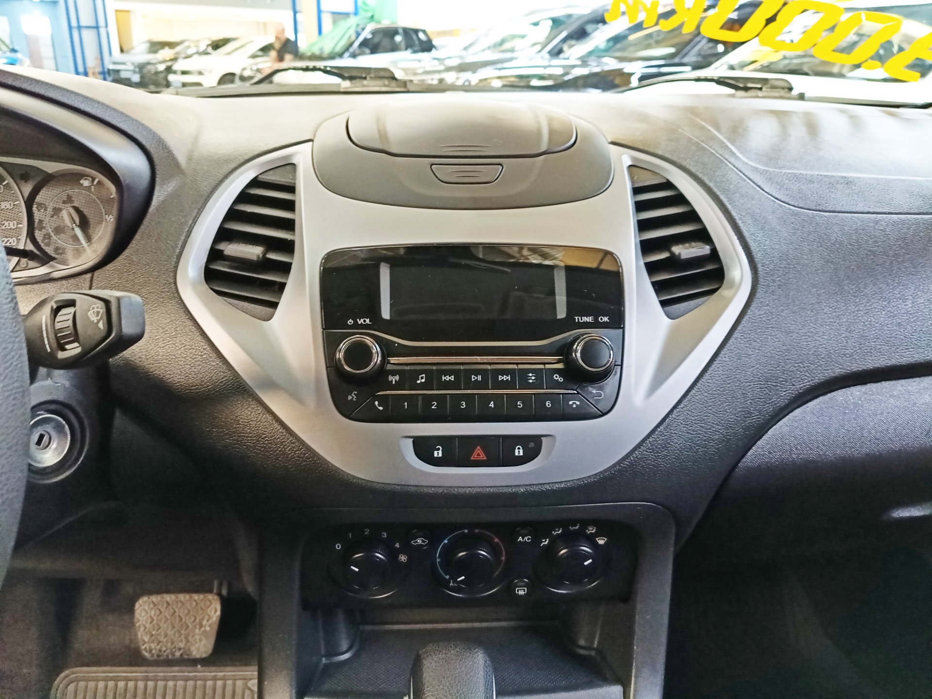 FORD KA