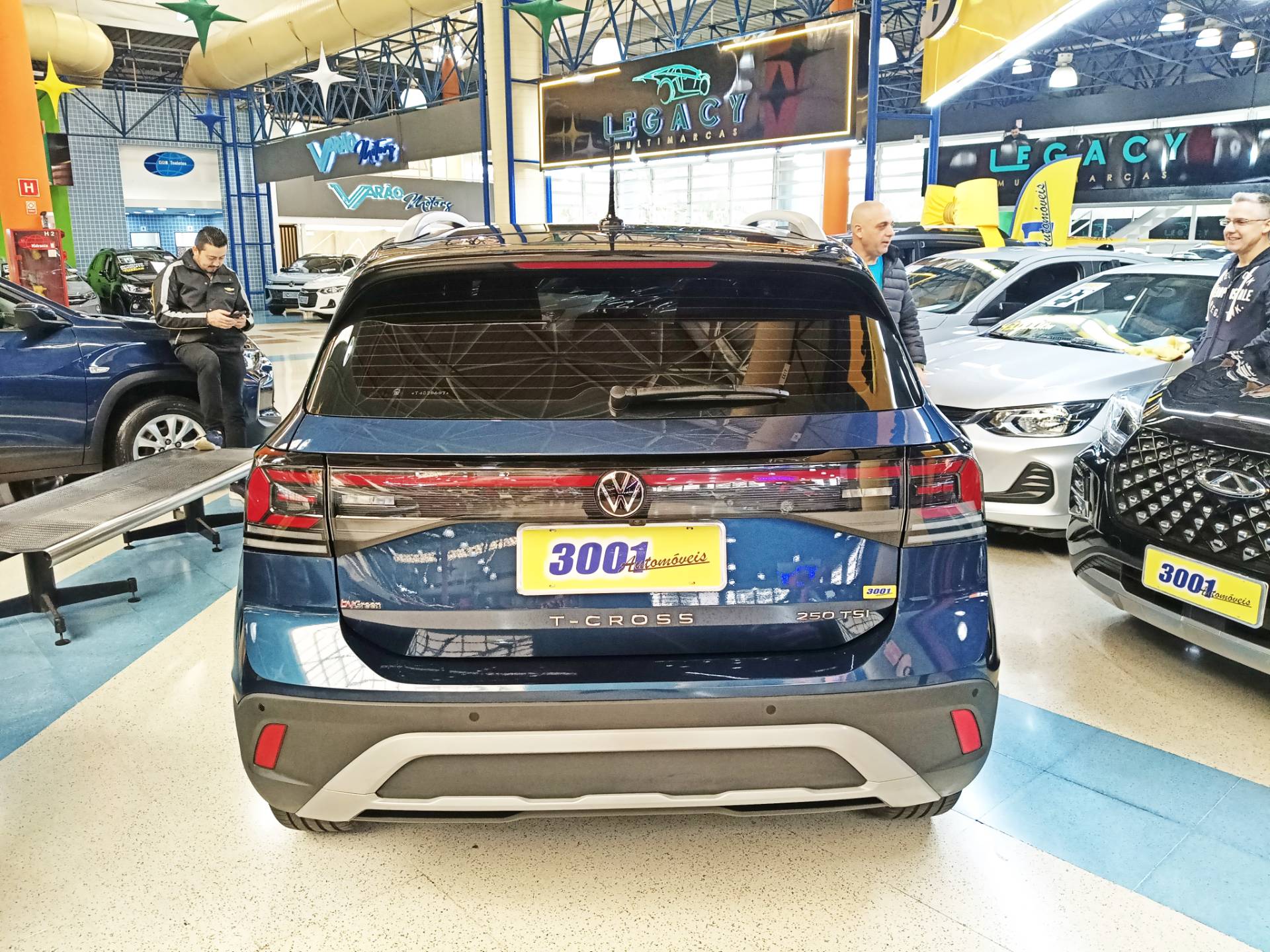 VOLKSWAGEN T-CROSS