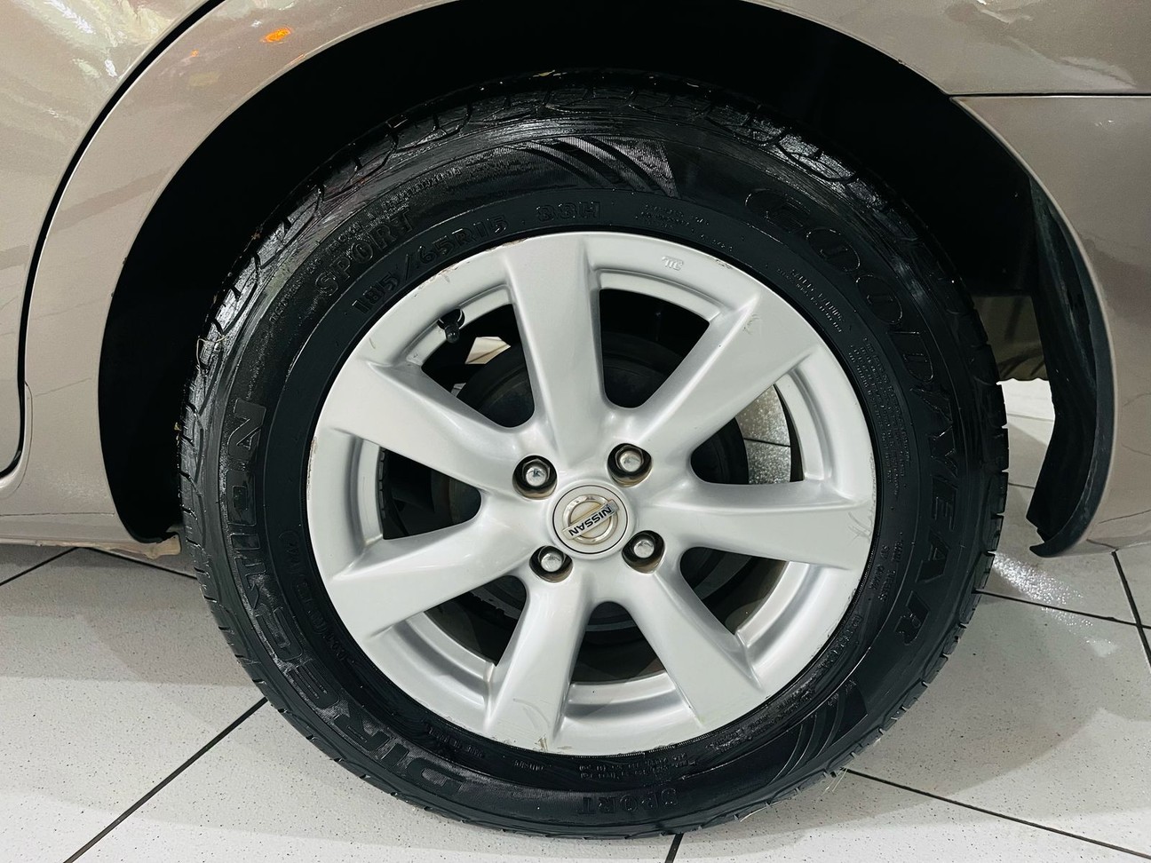 Car Image 8