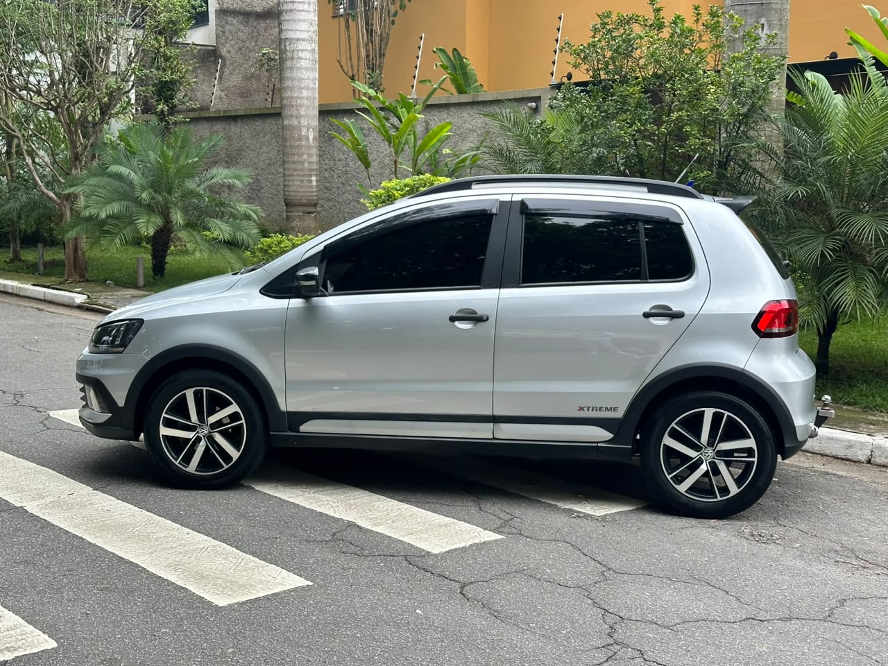VOLKSWAGEN FOX