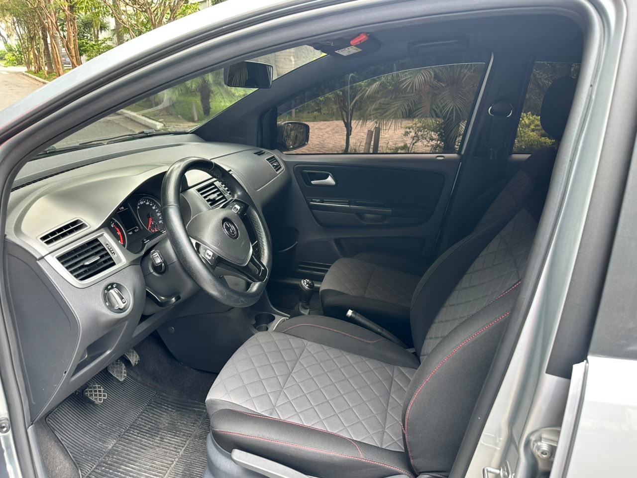 VOLKSWAGEN FOX