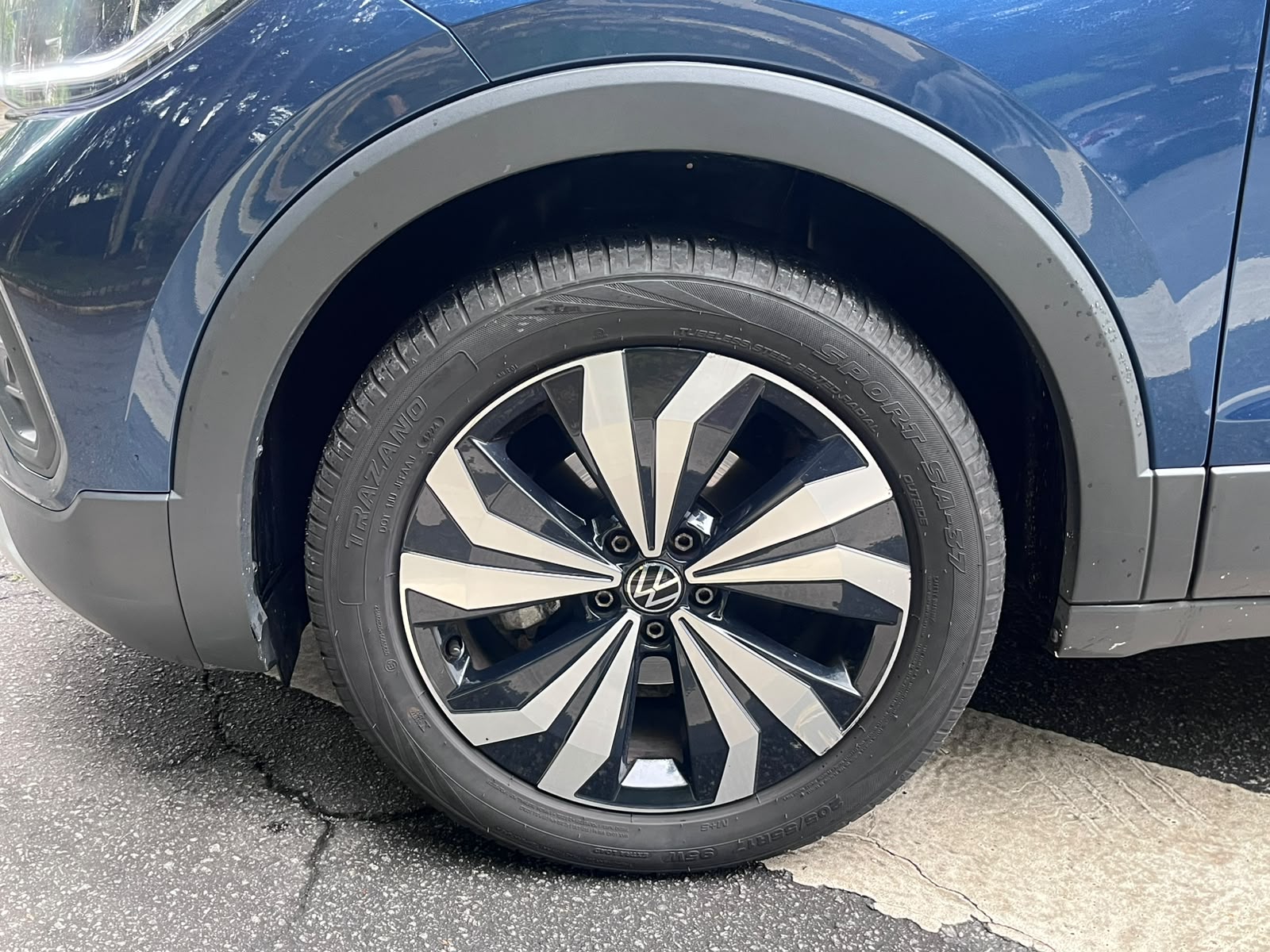 VOLKSWAGEN T-CROSS