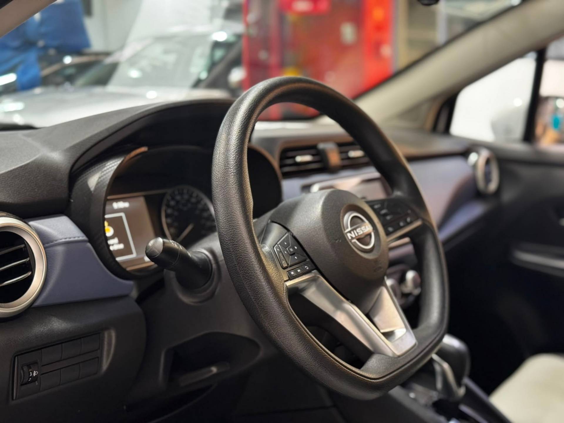 NISSAN VERSA