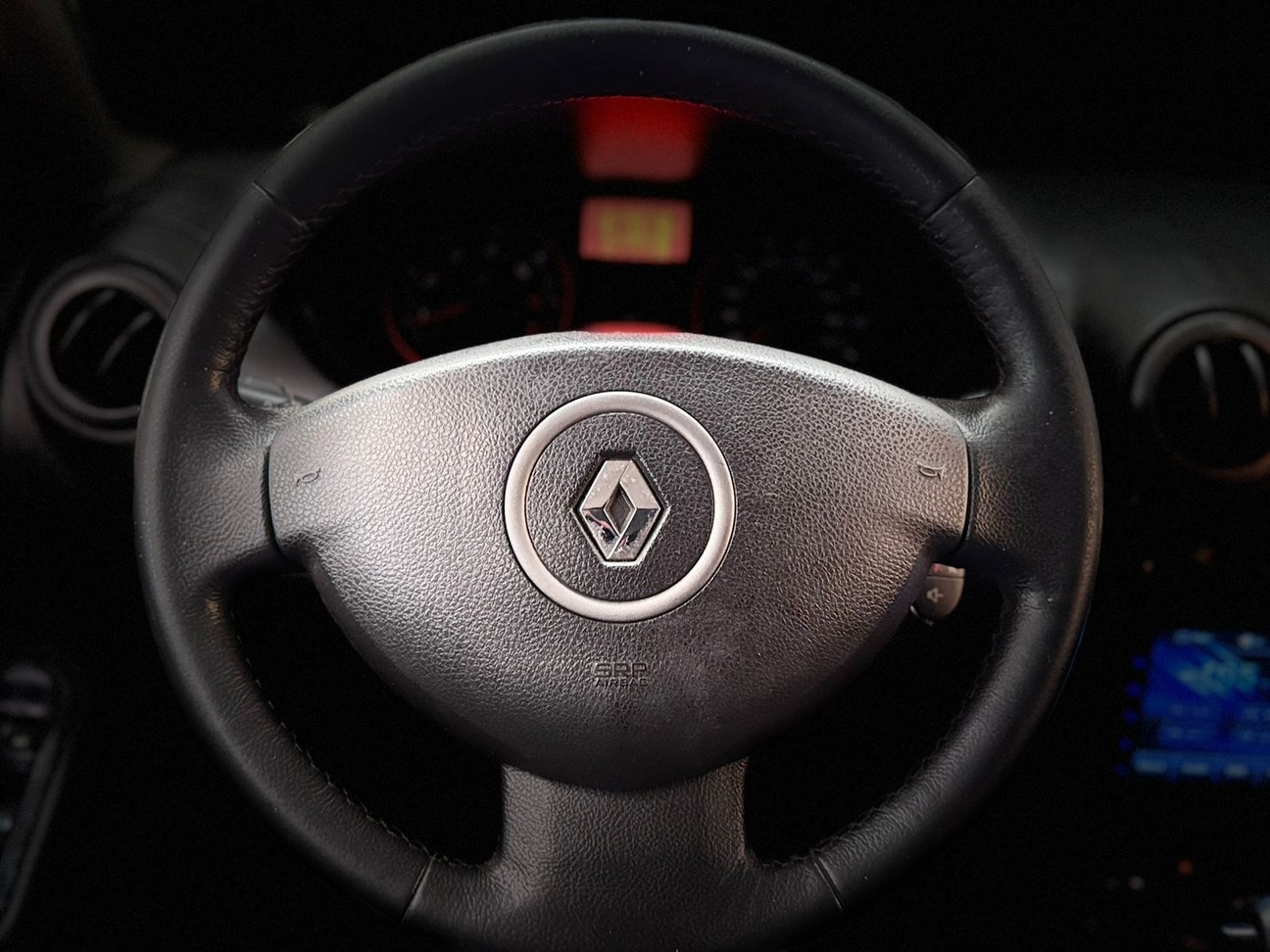 RENAULT SANDERO