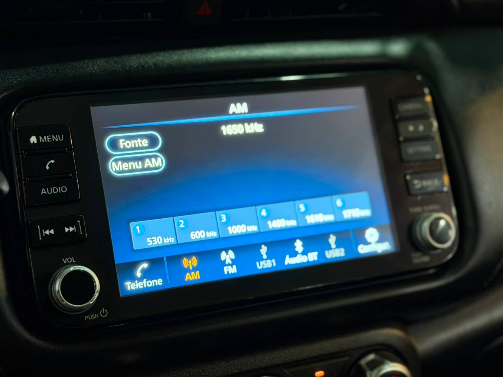 NISSAN KICKS PLAY