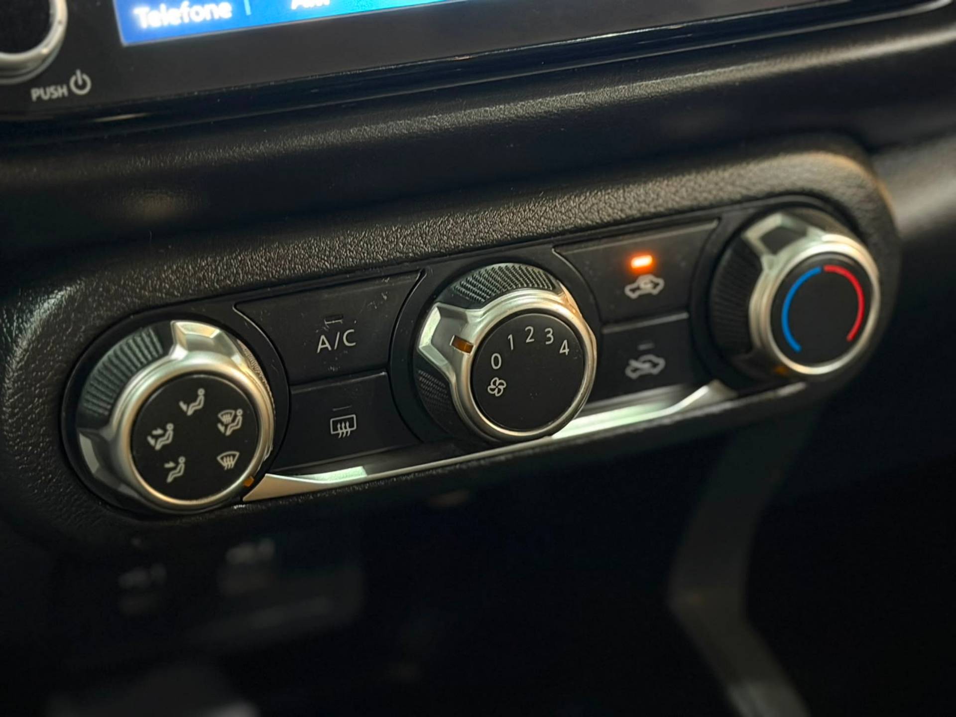 NISSAN KICKS PLAY