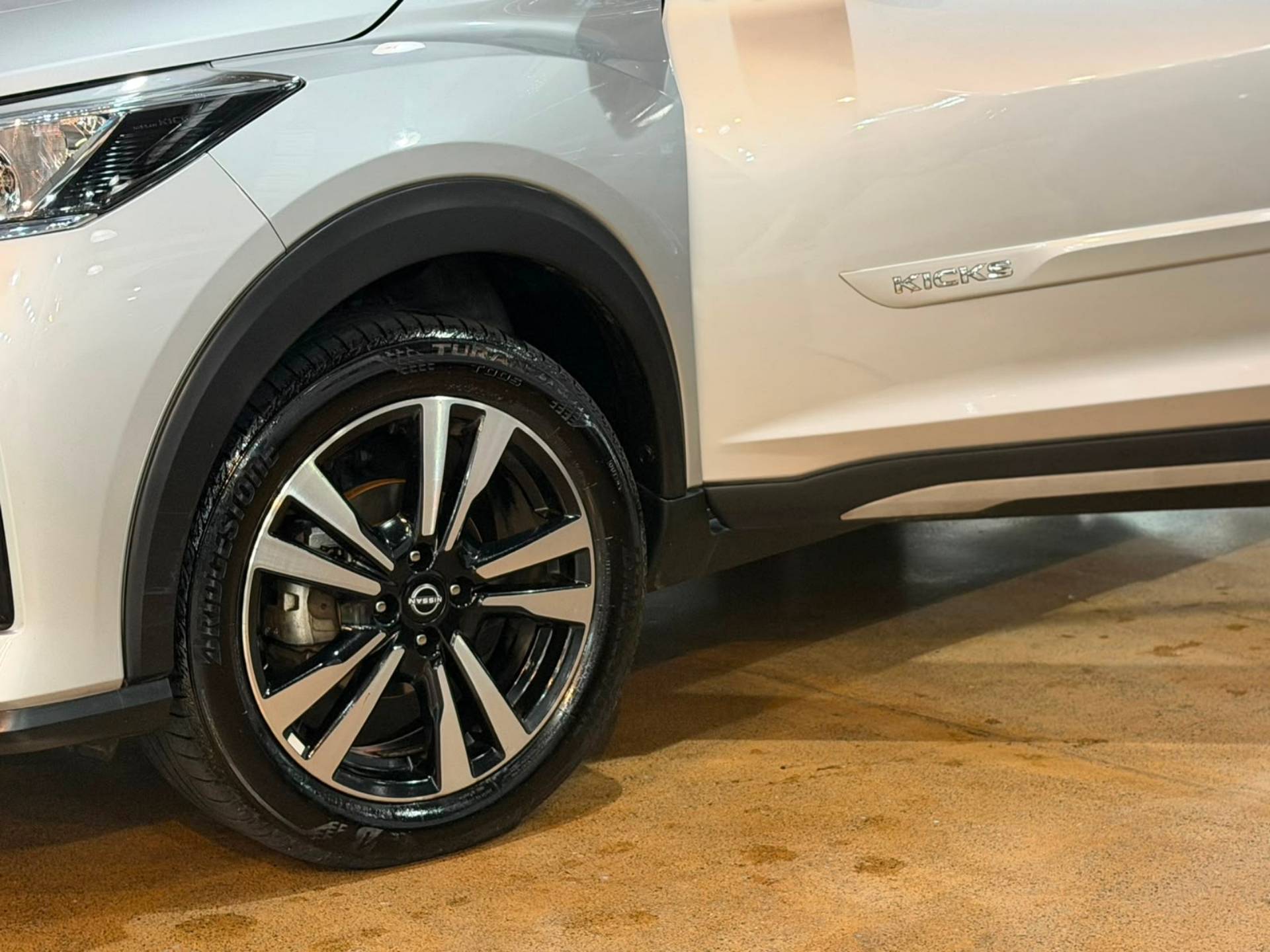 NISSAN KICKS PLAY