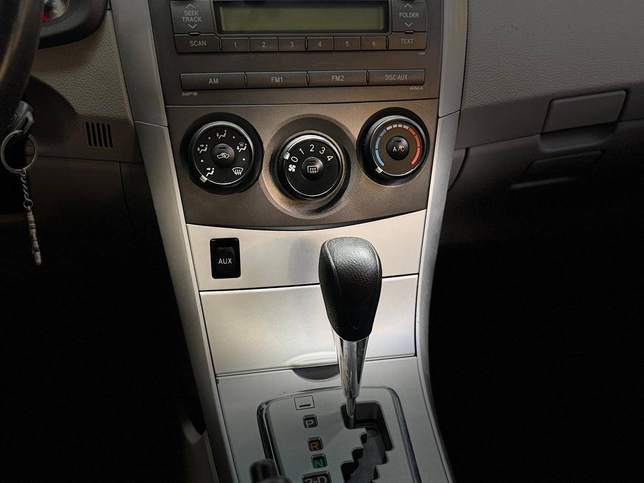 TOYOTA COROLLA