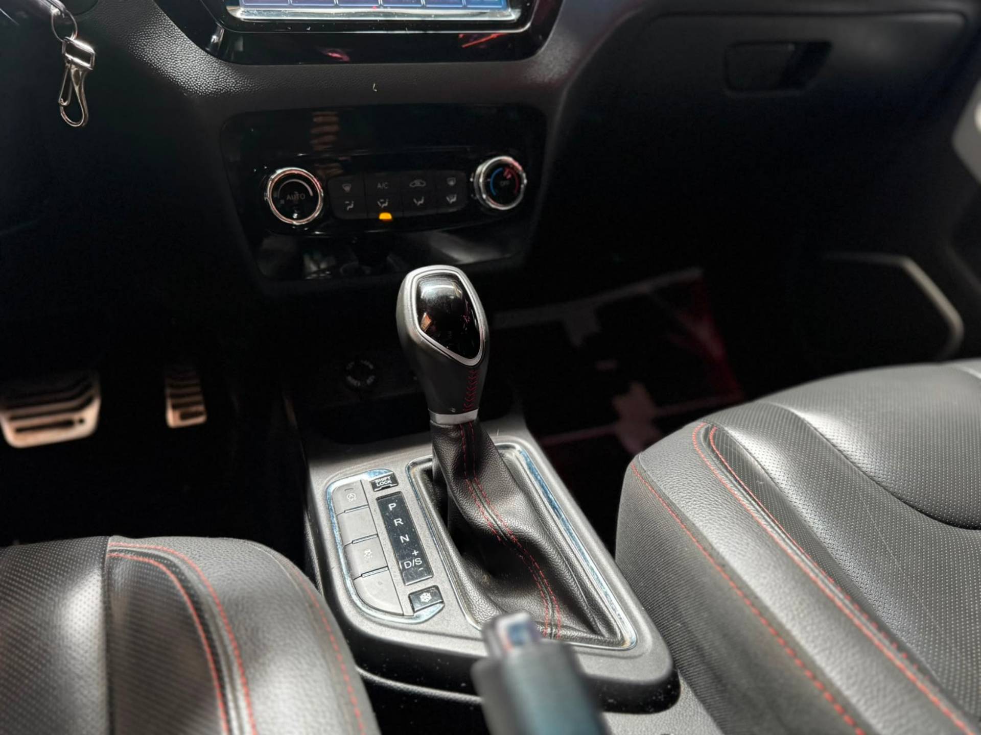 JAC T40