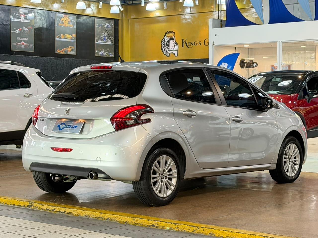 PEUGEOT 208