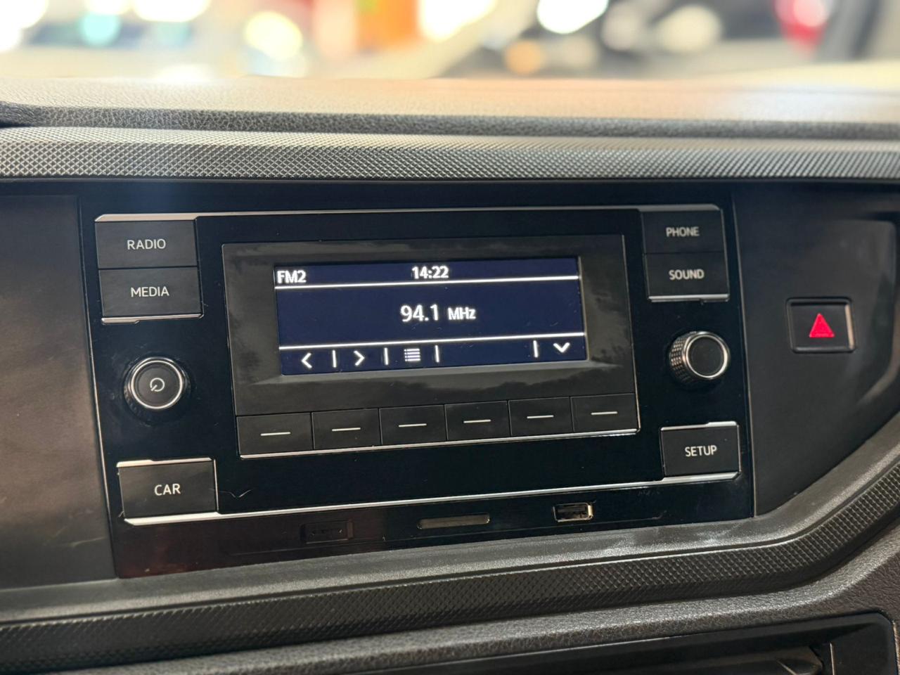 VOLKSWAGEN POLO