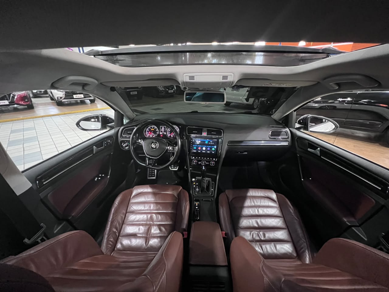 VOLKSWAGEN GOLF