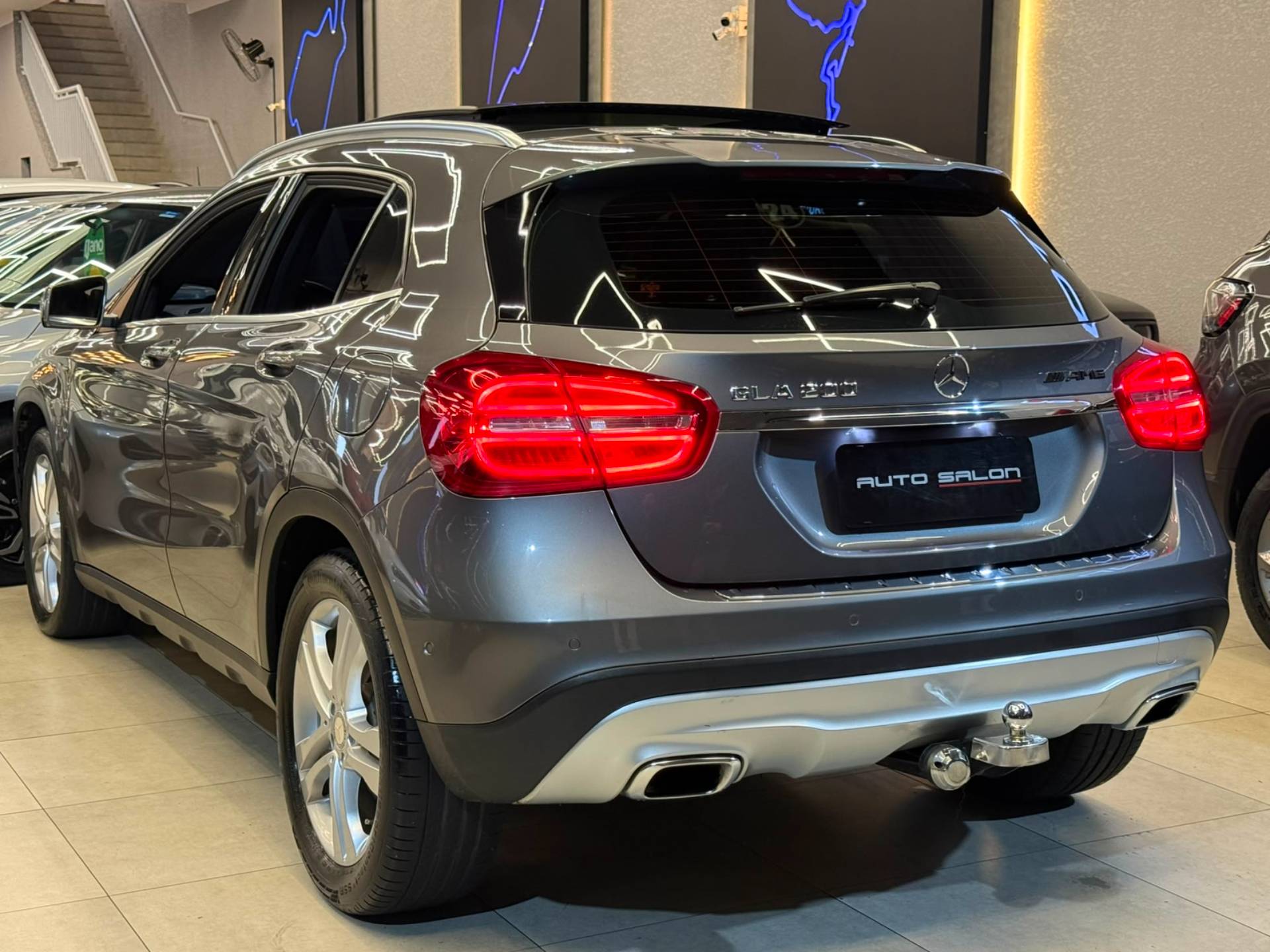 MERCEDES-BENZ GLA 200