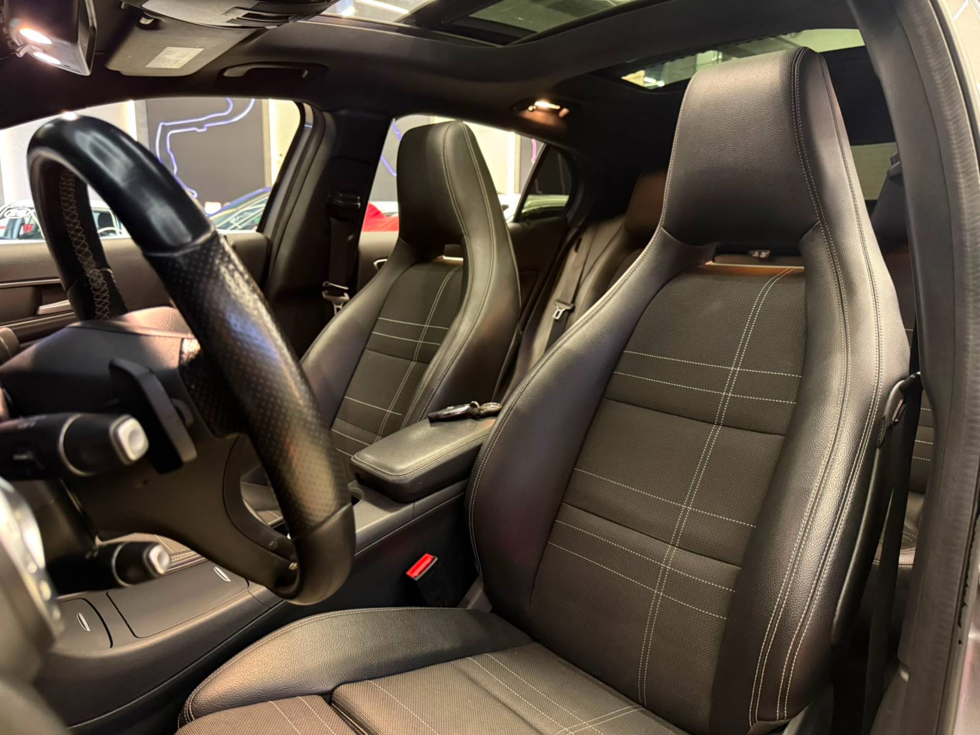 MERCEDES-BENZ GLA 200