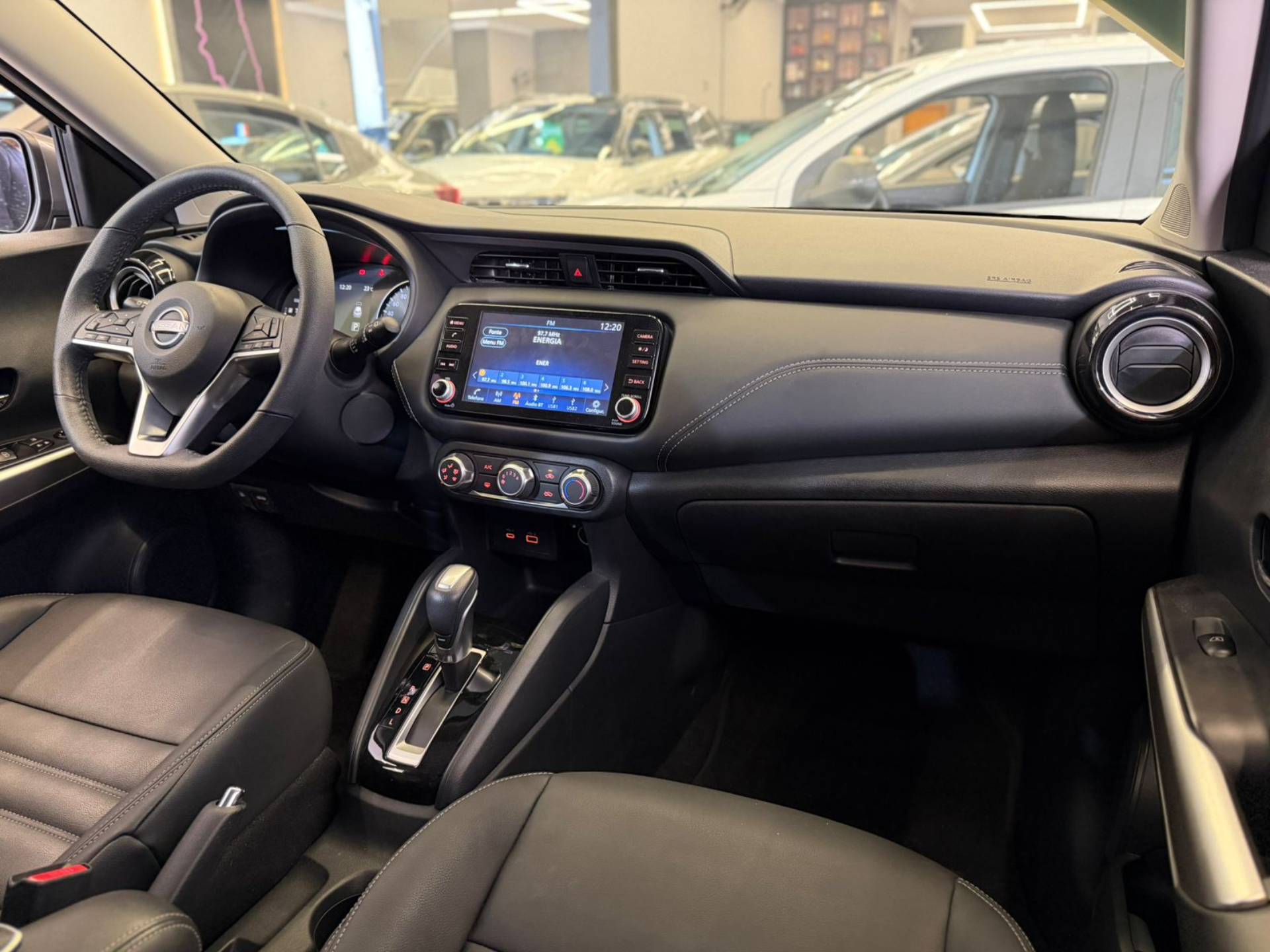 NISSAN KICKS PLAY