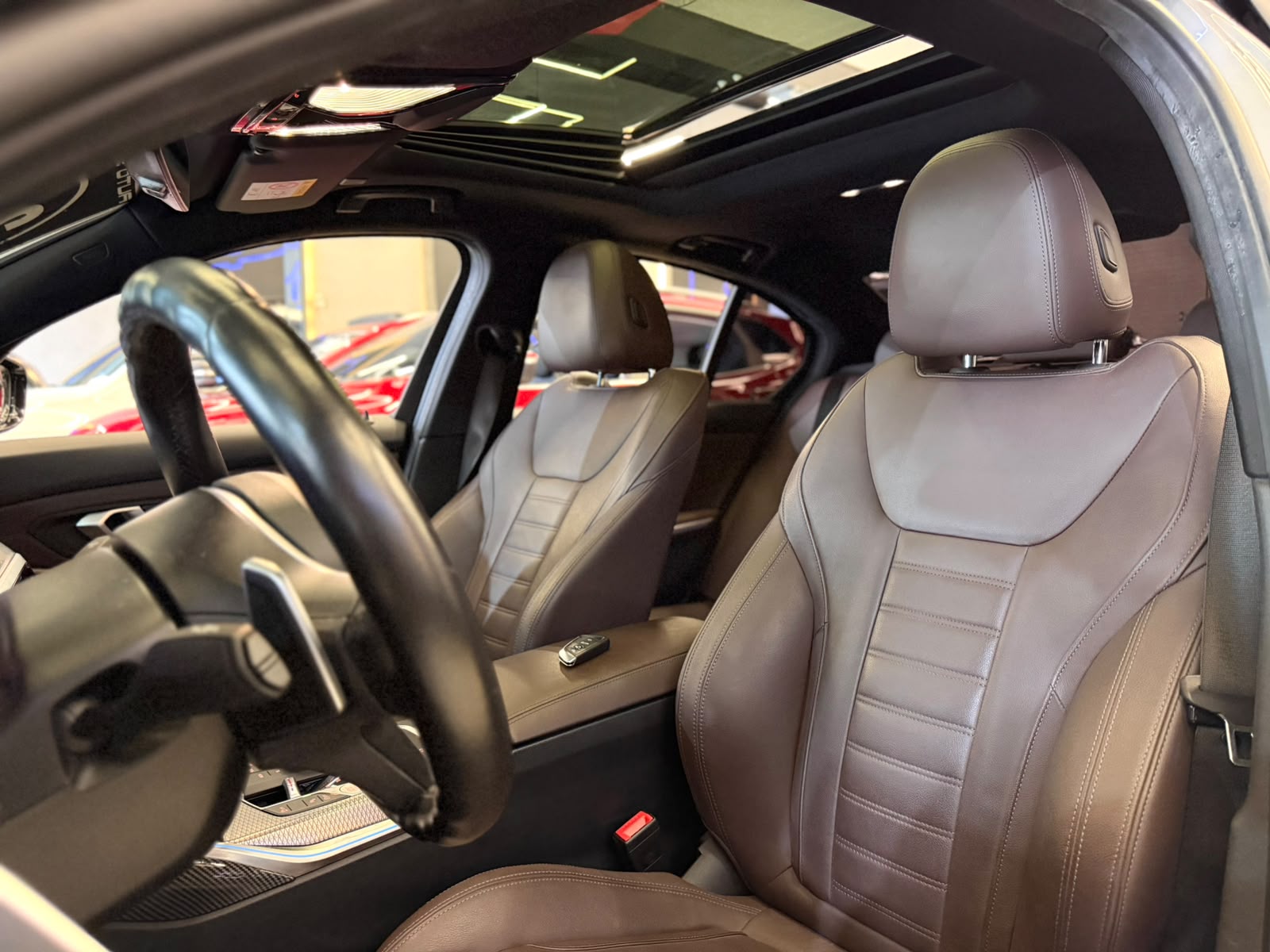 BMW 320i