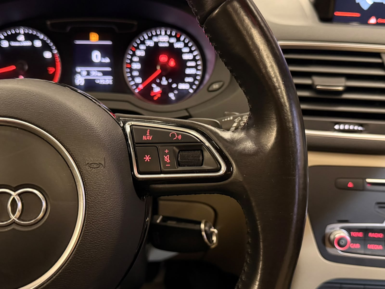 AUDI Q3