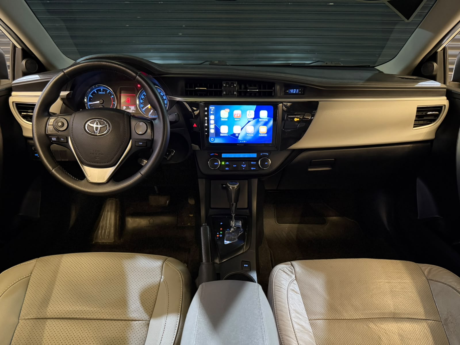 TOYOTA COROLLA