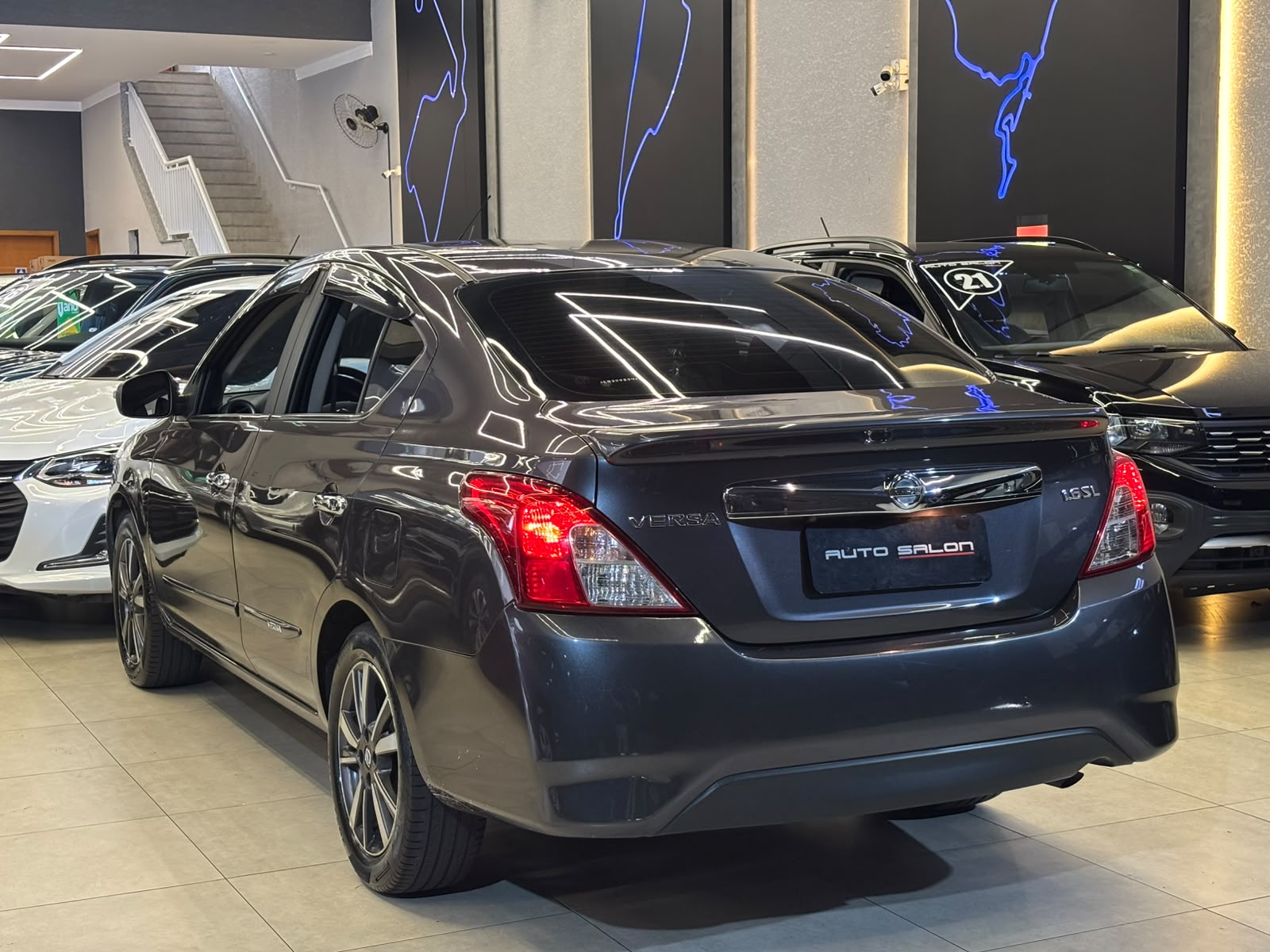 NISSAN VERSA
