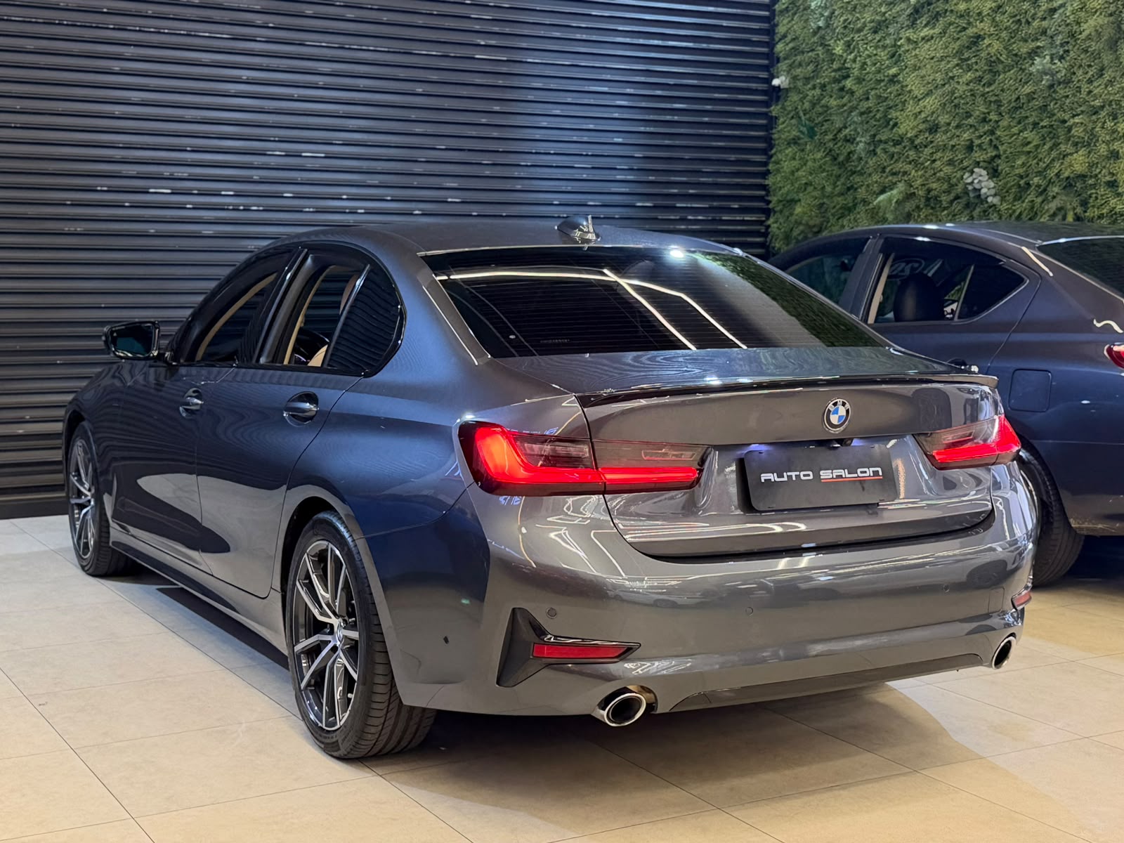 BMW 320i