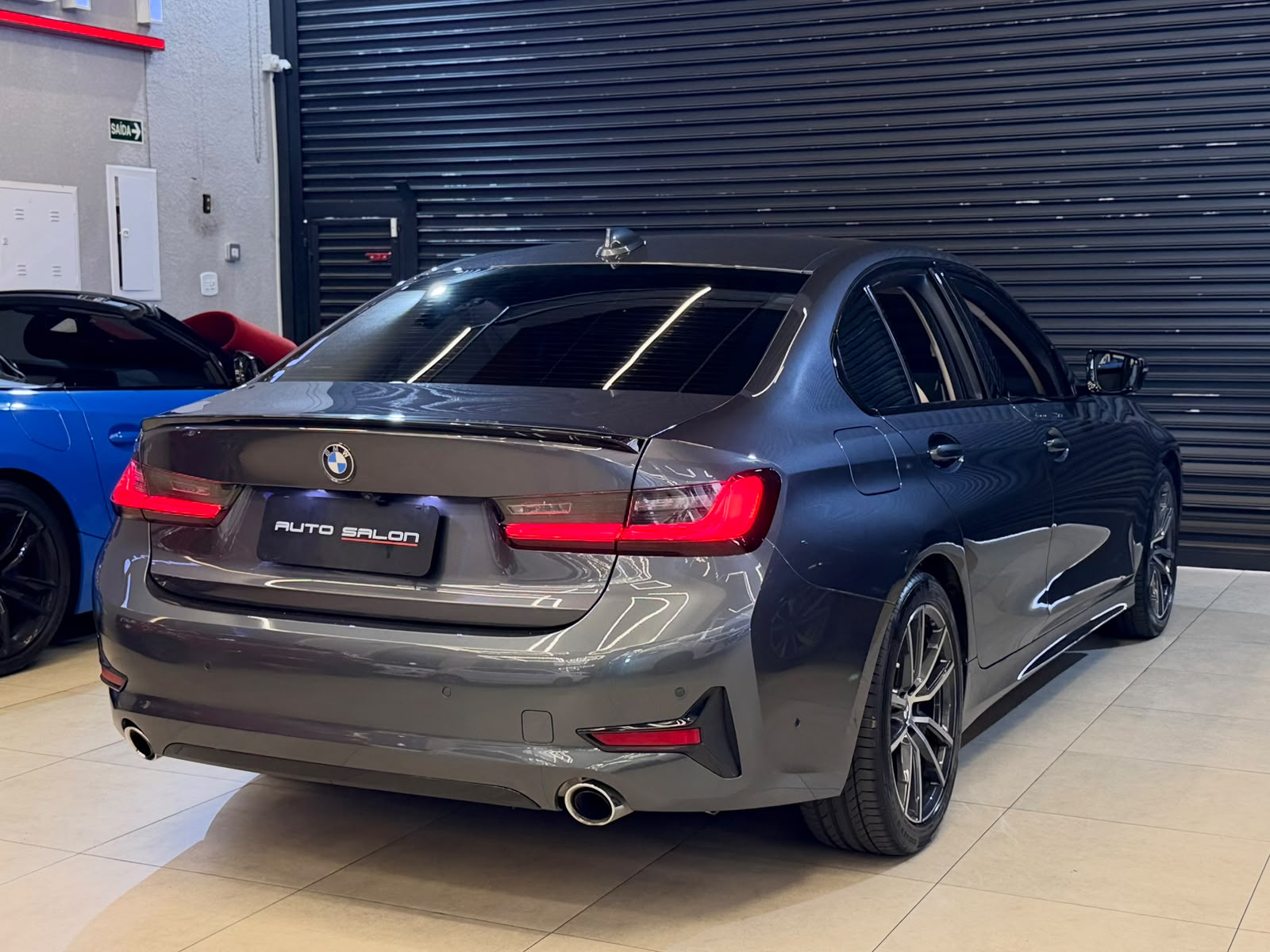 BMW 320i
