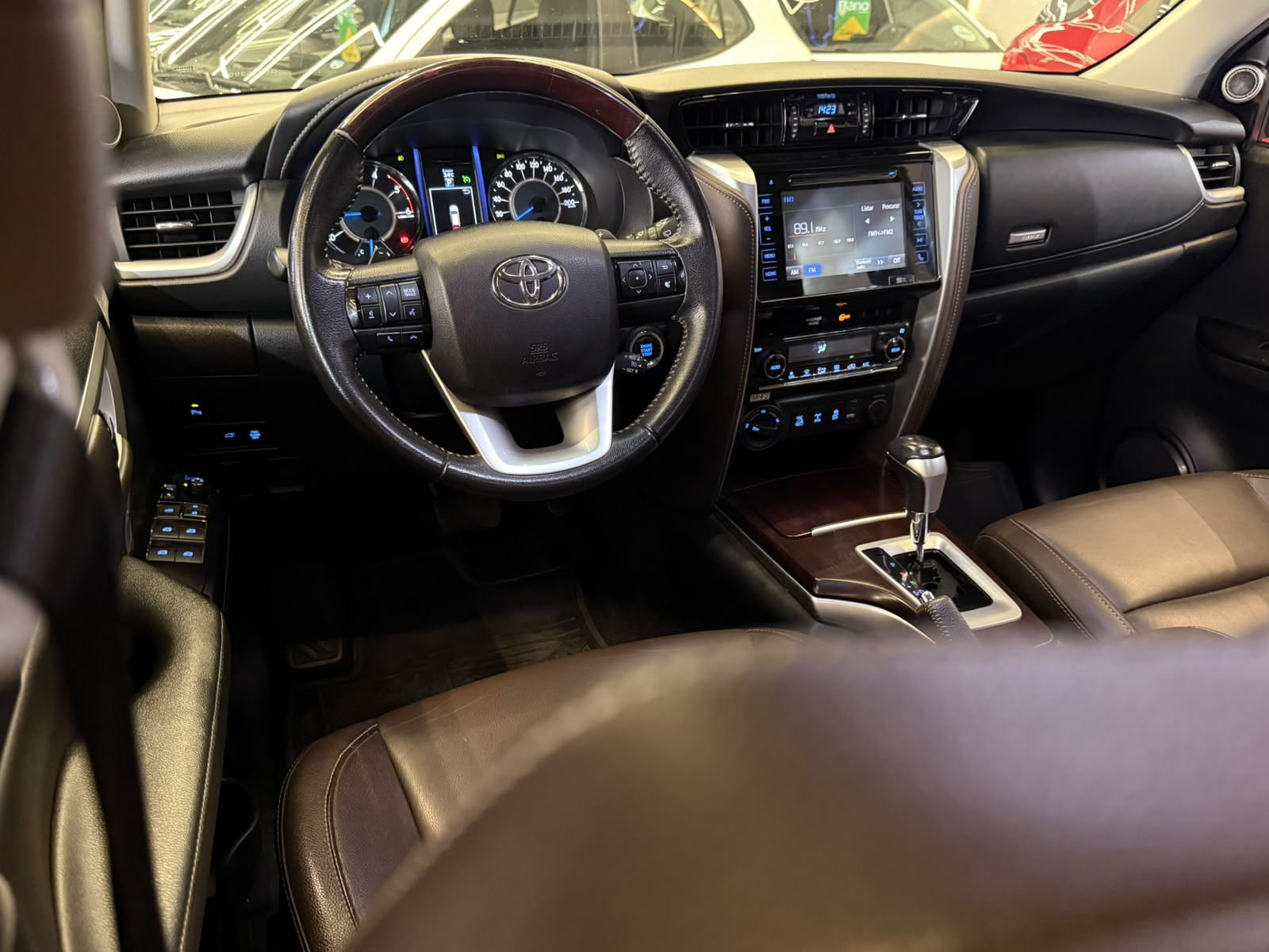 TOYOTA HILUX SW4