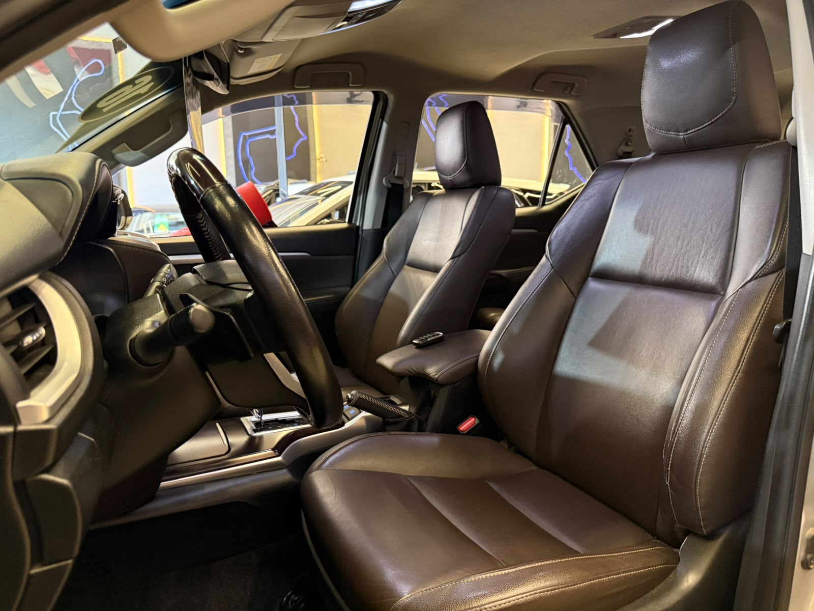 TOYOTA HILUX SW4
