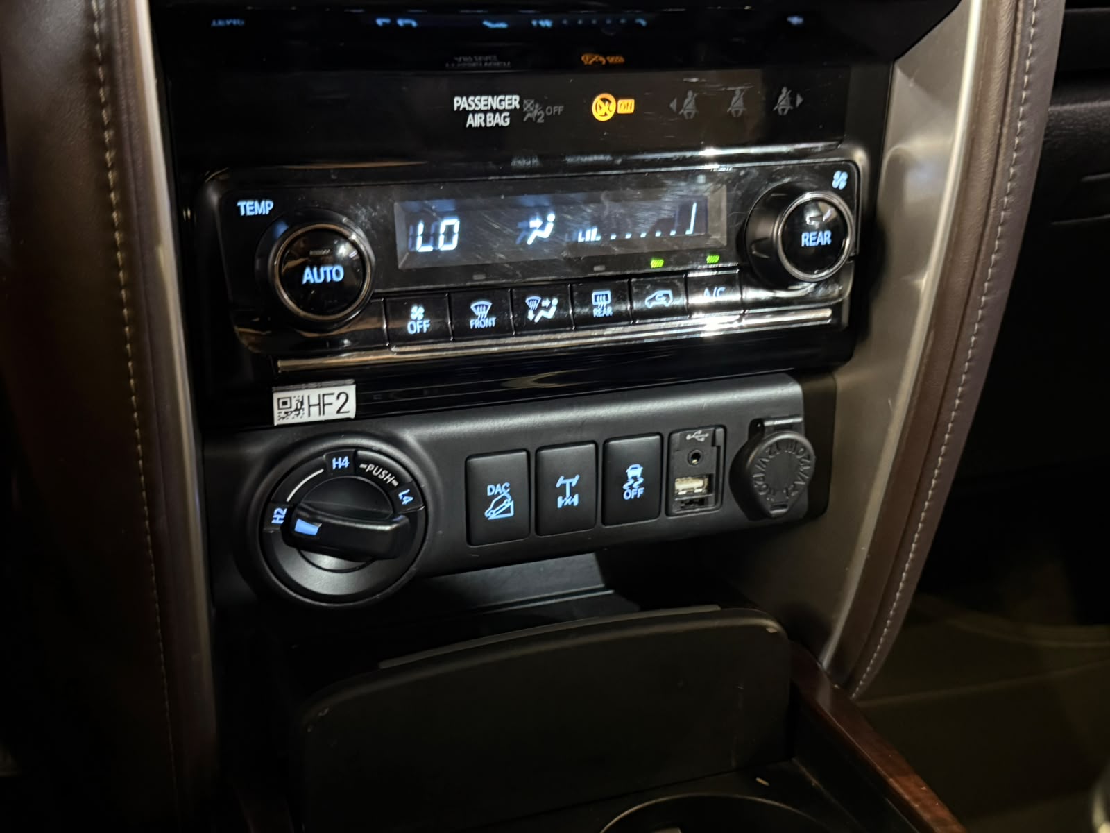 TOYOTA HILUX SW4