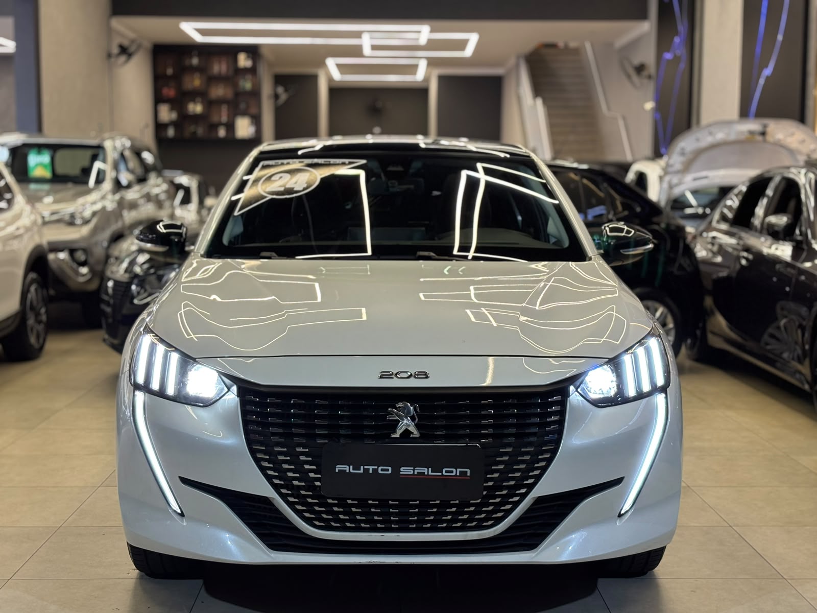 PEUGEOT 208