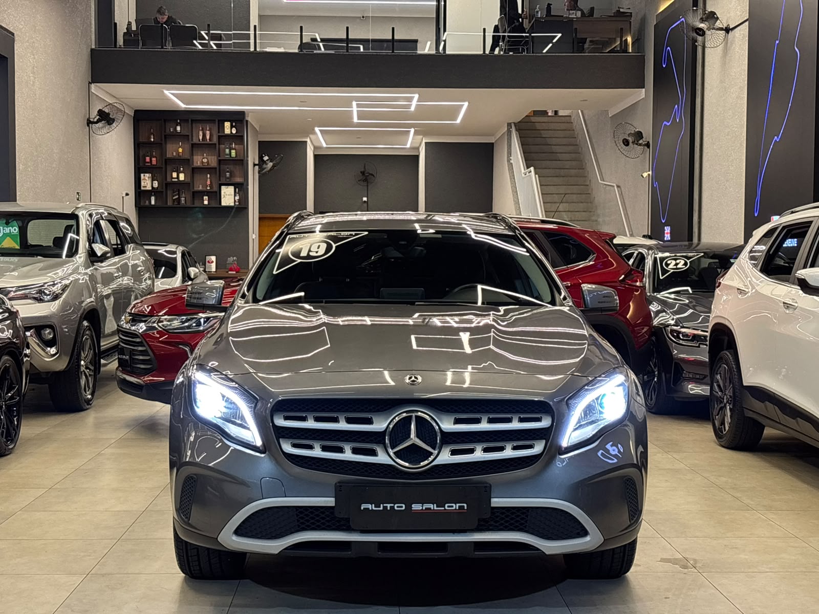 MERCEDES-BENZ GLA 200